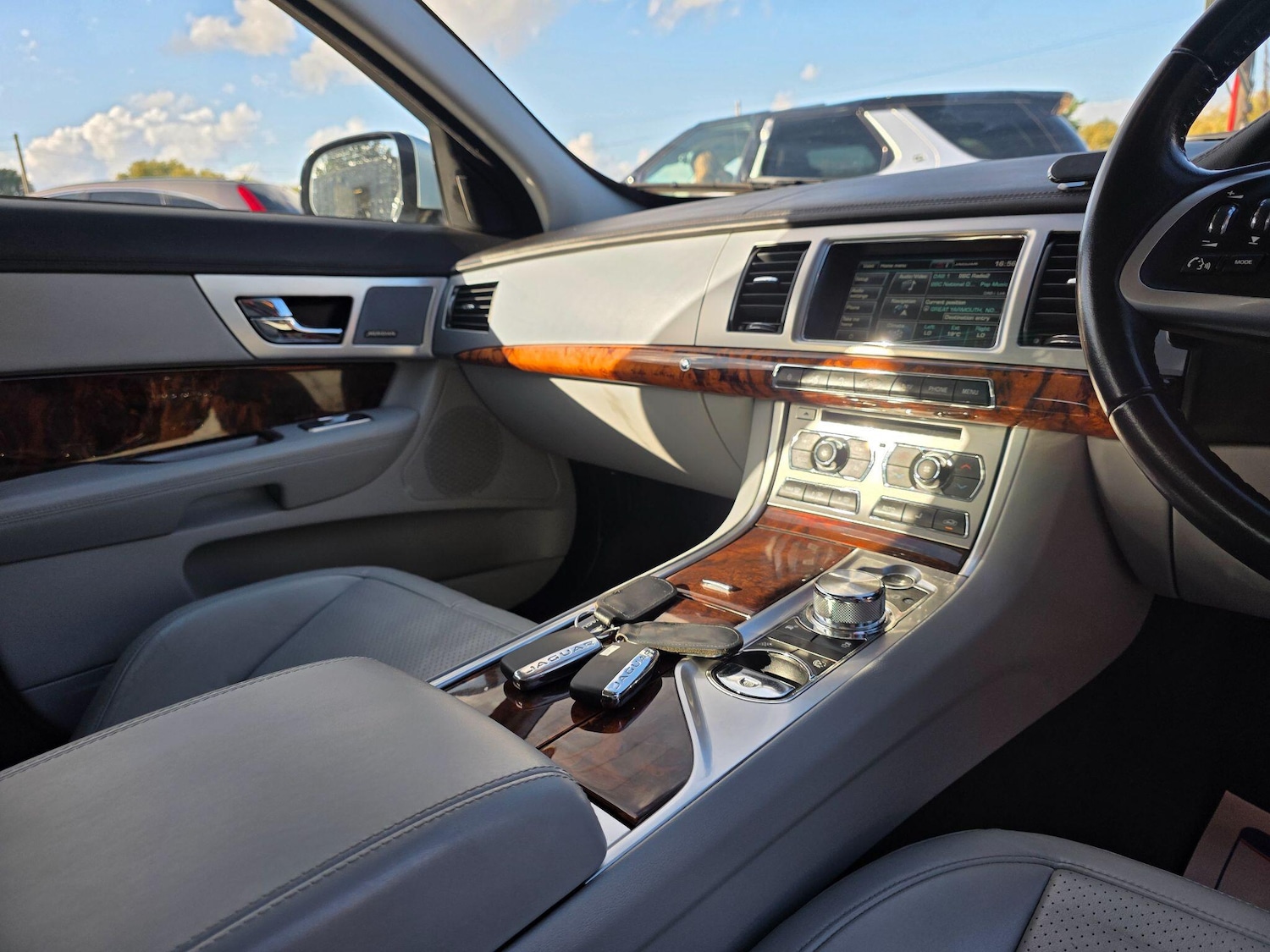 Used Jaguar XF 2014 for sale - 76989331: Photo 25