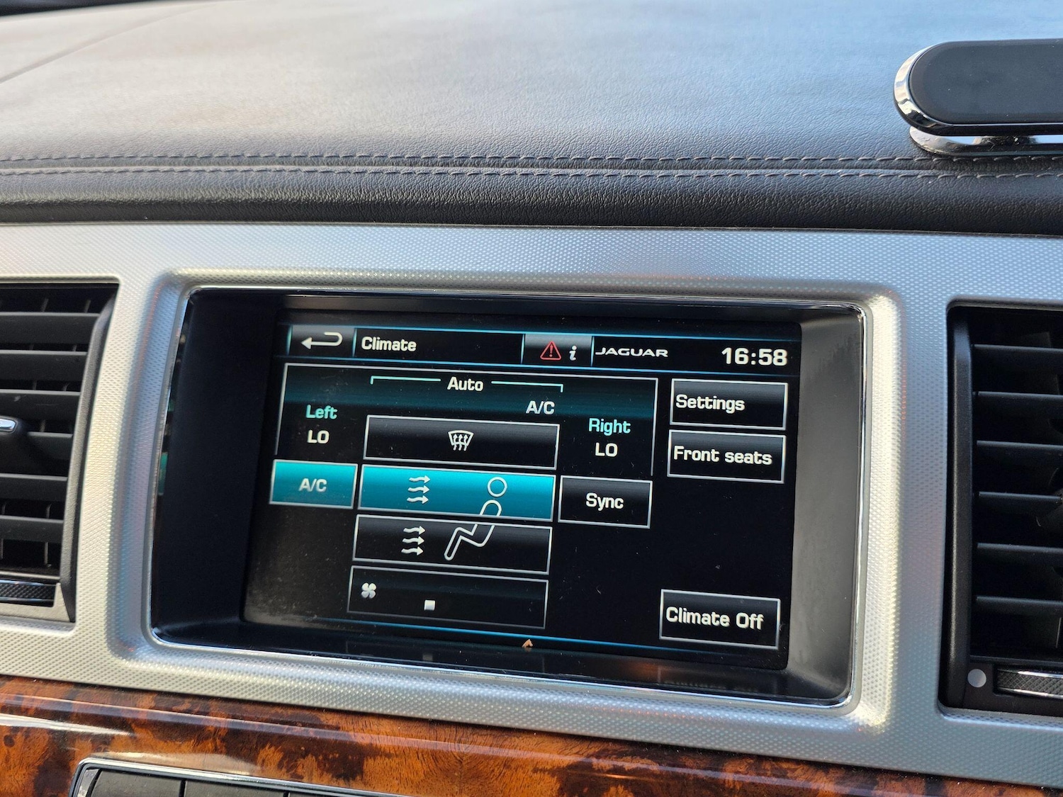 Used Jaguar XF 2014 for sale - 76989331: Photo 36