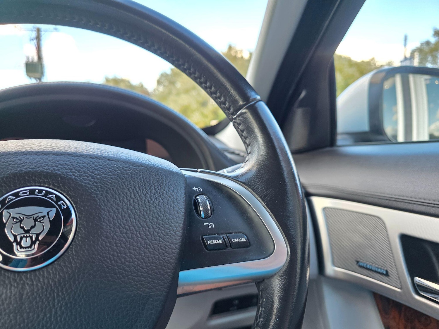 Used Jaguar XF 2014 for sale - 76989331: Photo 41