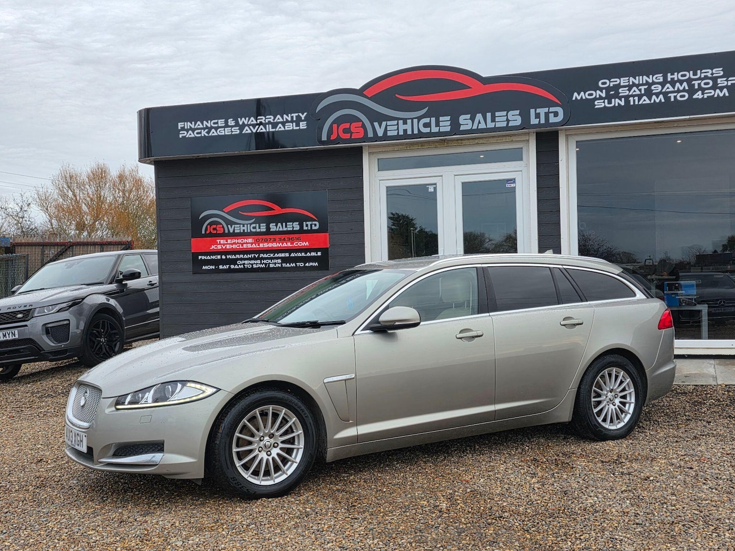 Used Jaguar XF 2013 for sale - 76886765: Photo 2