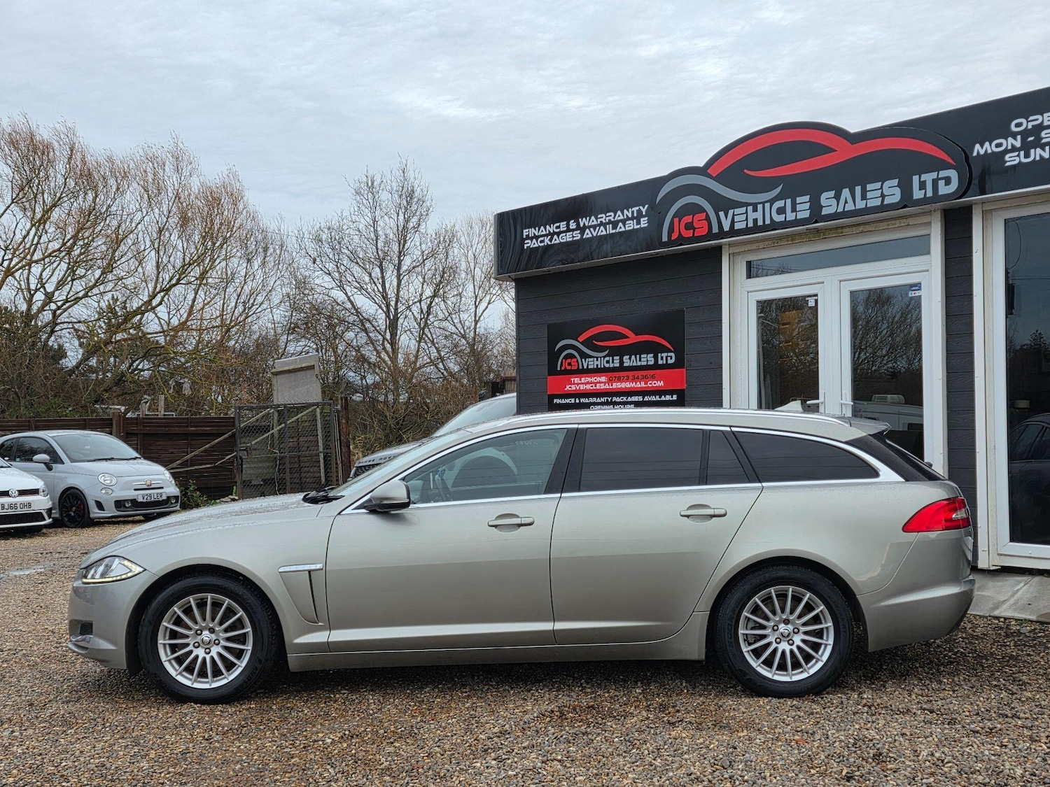 Used Jaguar XF 2013 for sale - 76886765: Photo 3