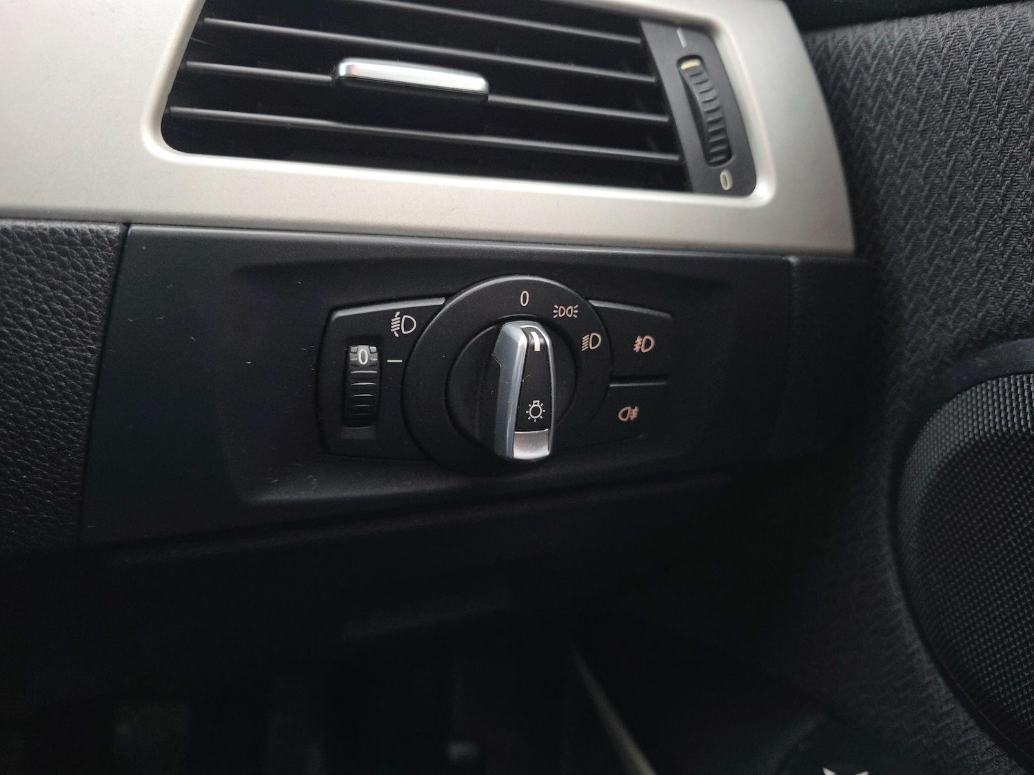 Used BMW 3 Series 2011 for sale - 77683679: Photo 26