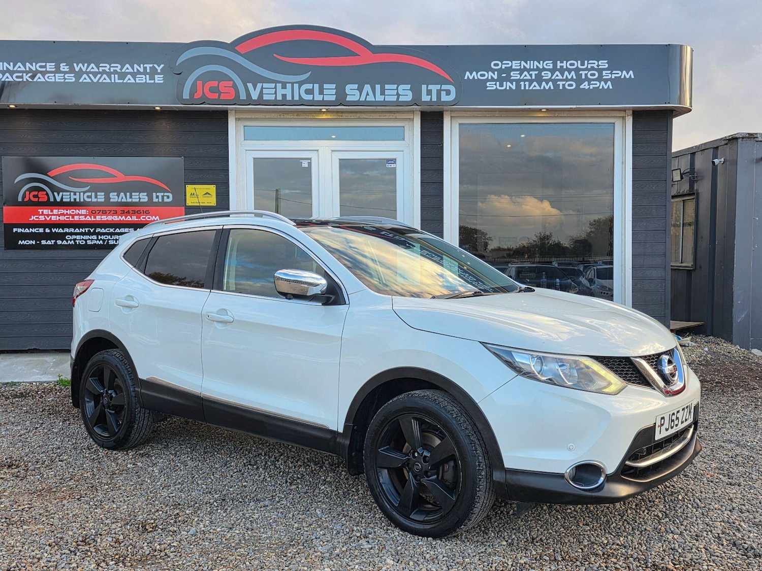 Used Nissan Qashqai 2015 for sale - 76599420: Photo 2
