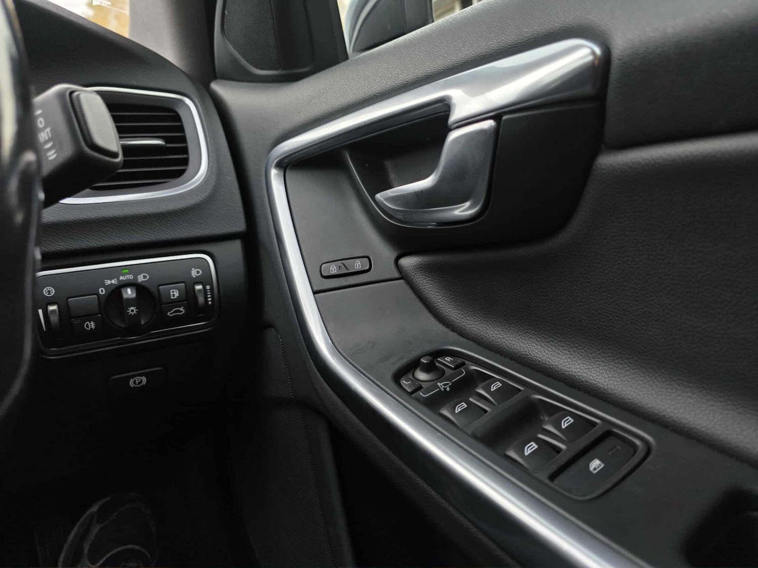 Used Volvo S60 2016 for sale - 76599419: Photo 30