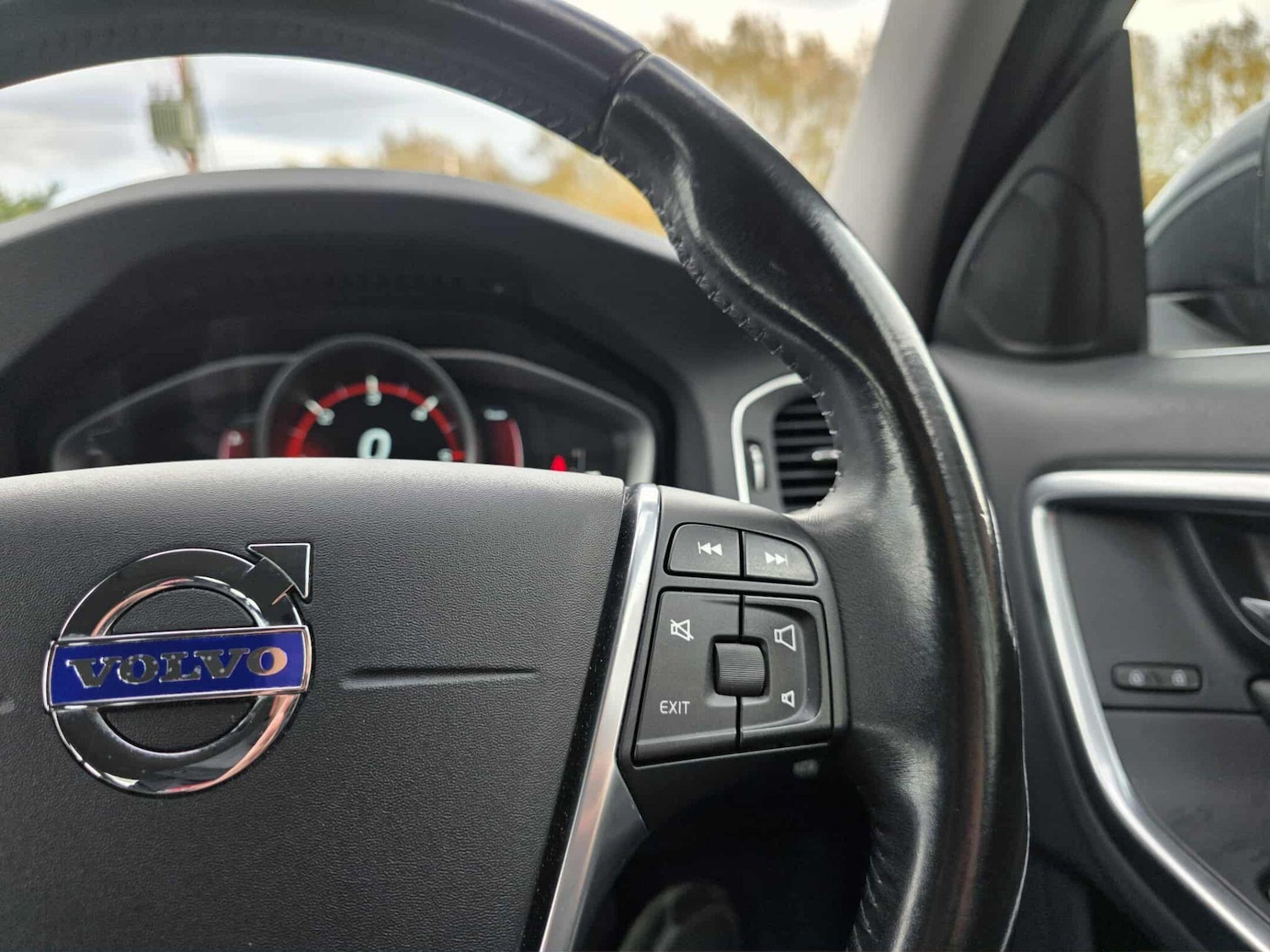 Used Volvo S60 2016 for sale - 76599419: Photo 33