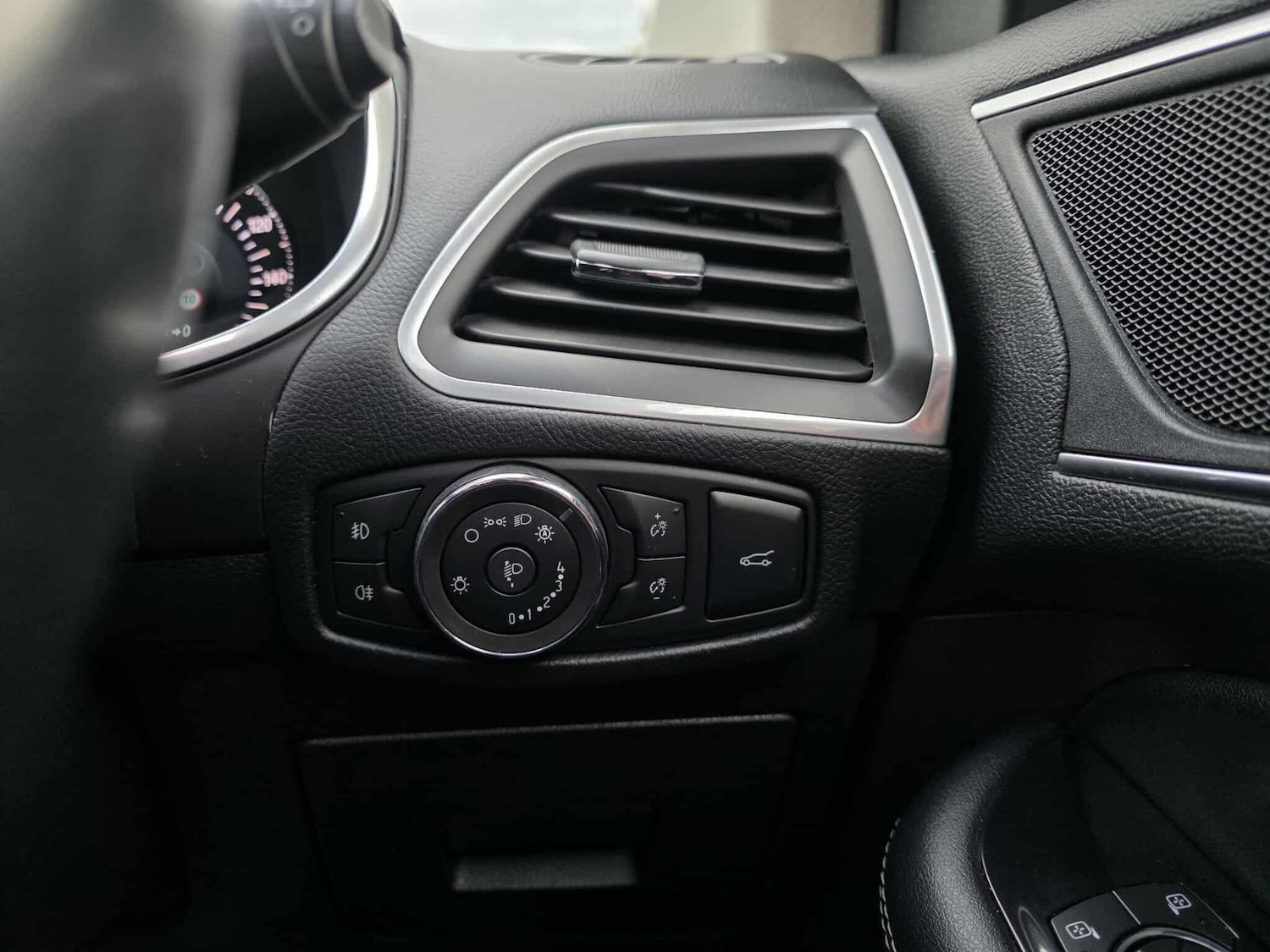 Used Ford Edge 2017 for sale - 76599418: Photo 36