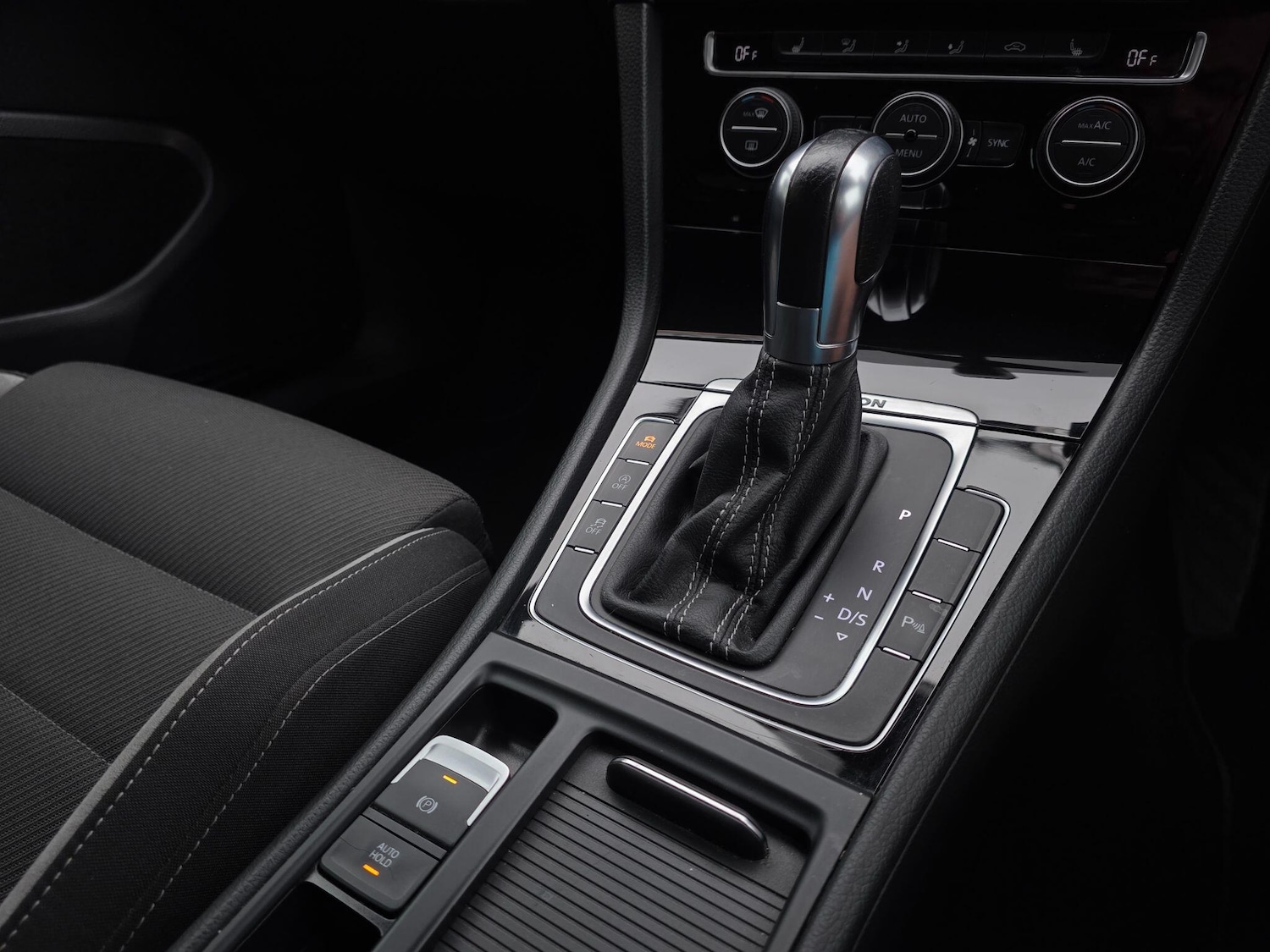 Used Volkswagen Golf 2016 for sale - 76599422: Photo 22