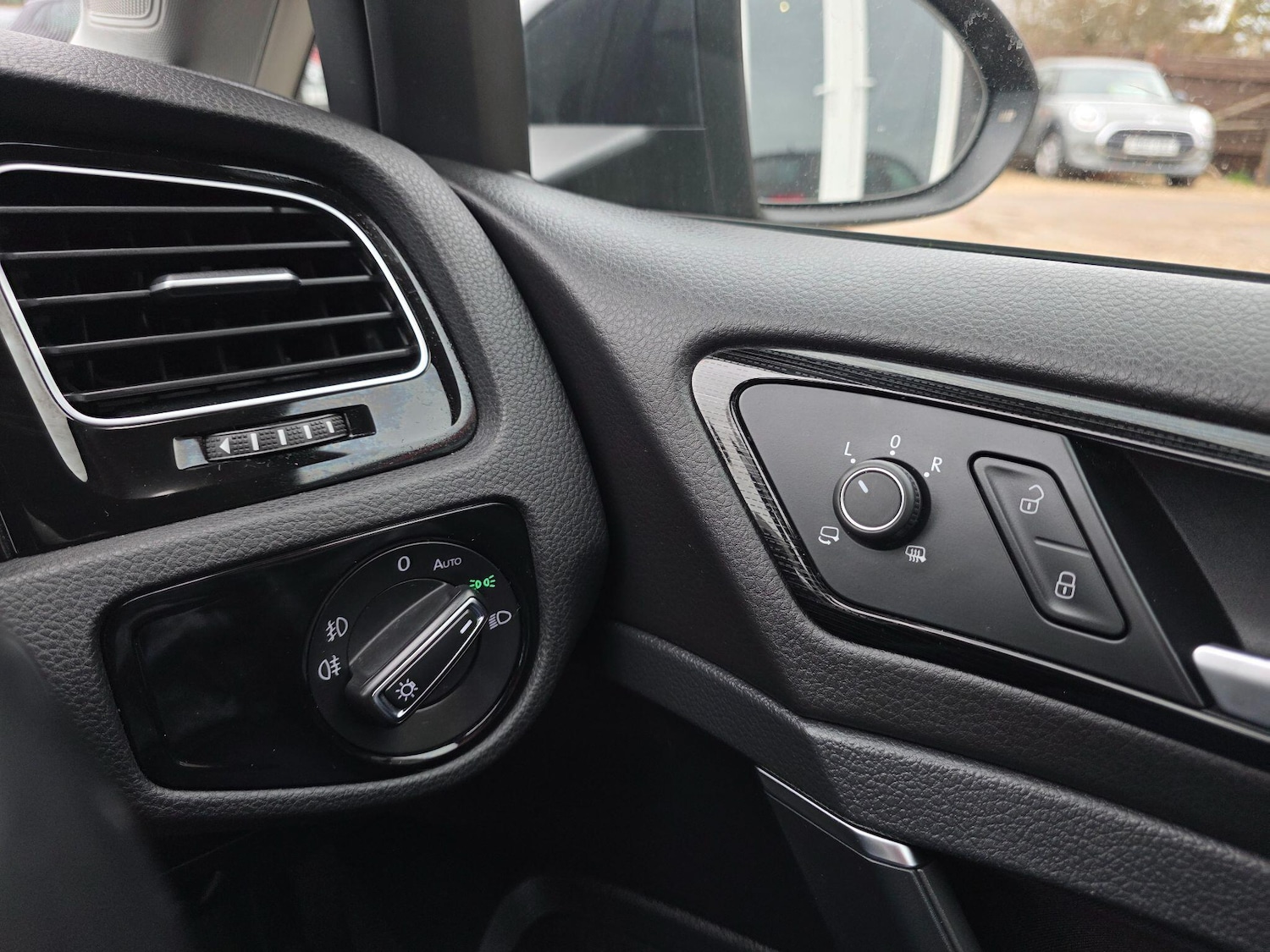 Used Volkswagen Golf 2018 for sale - 77625327: Photo 33