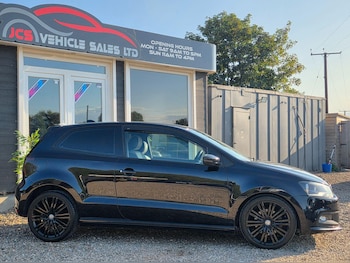 Used Volkswagen Polo 2016 for sale - 79387885: Photo