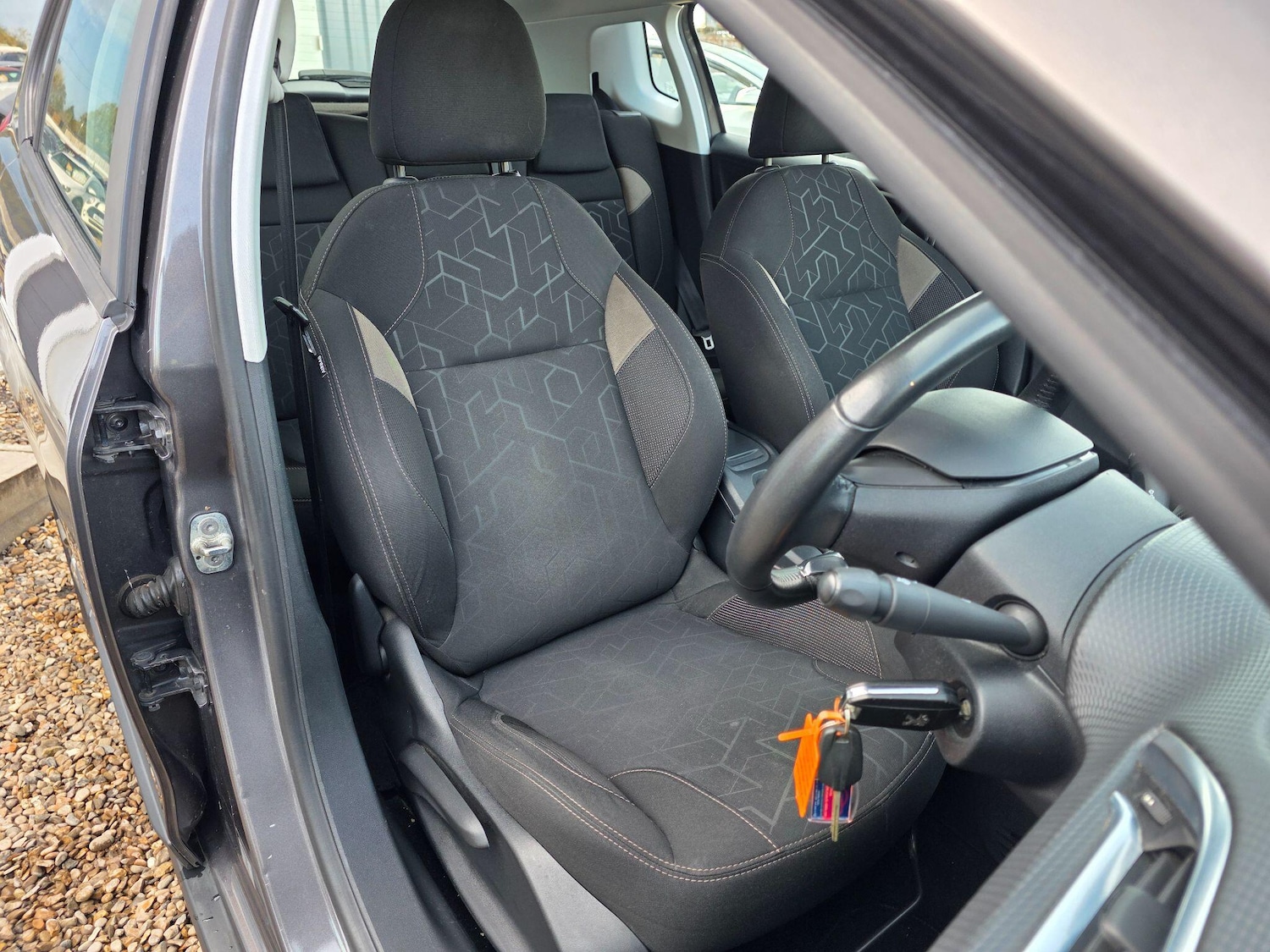 Used Peugeot 2008 2015 for sale - 76599457: Photo 14