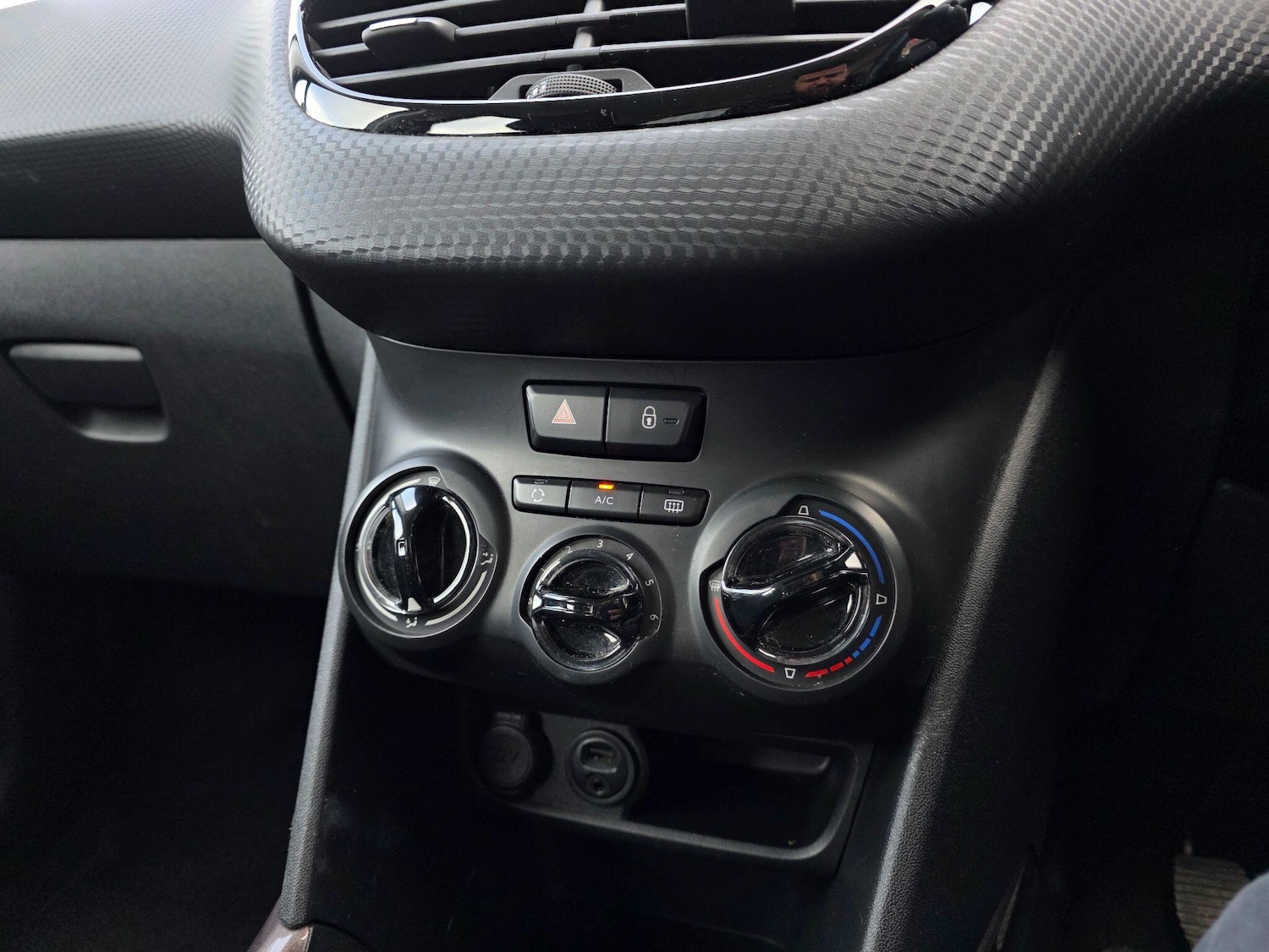 Used Peugeot 2008 2015 for sale - 76599457: Photo 23