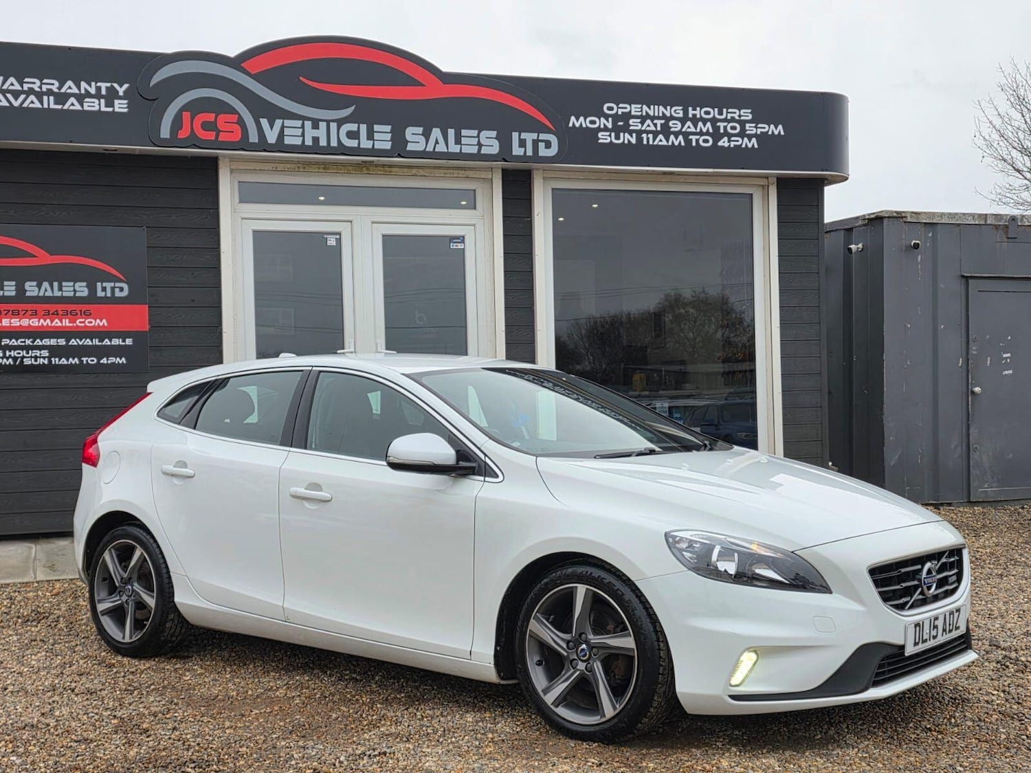 Used Volvo V40 for sale - 77166833: Photo 2