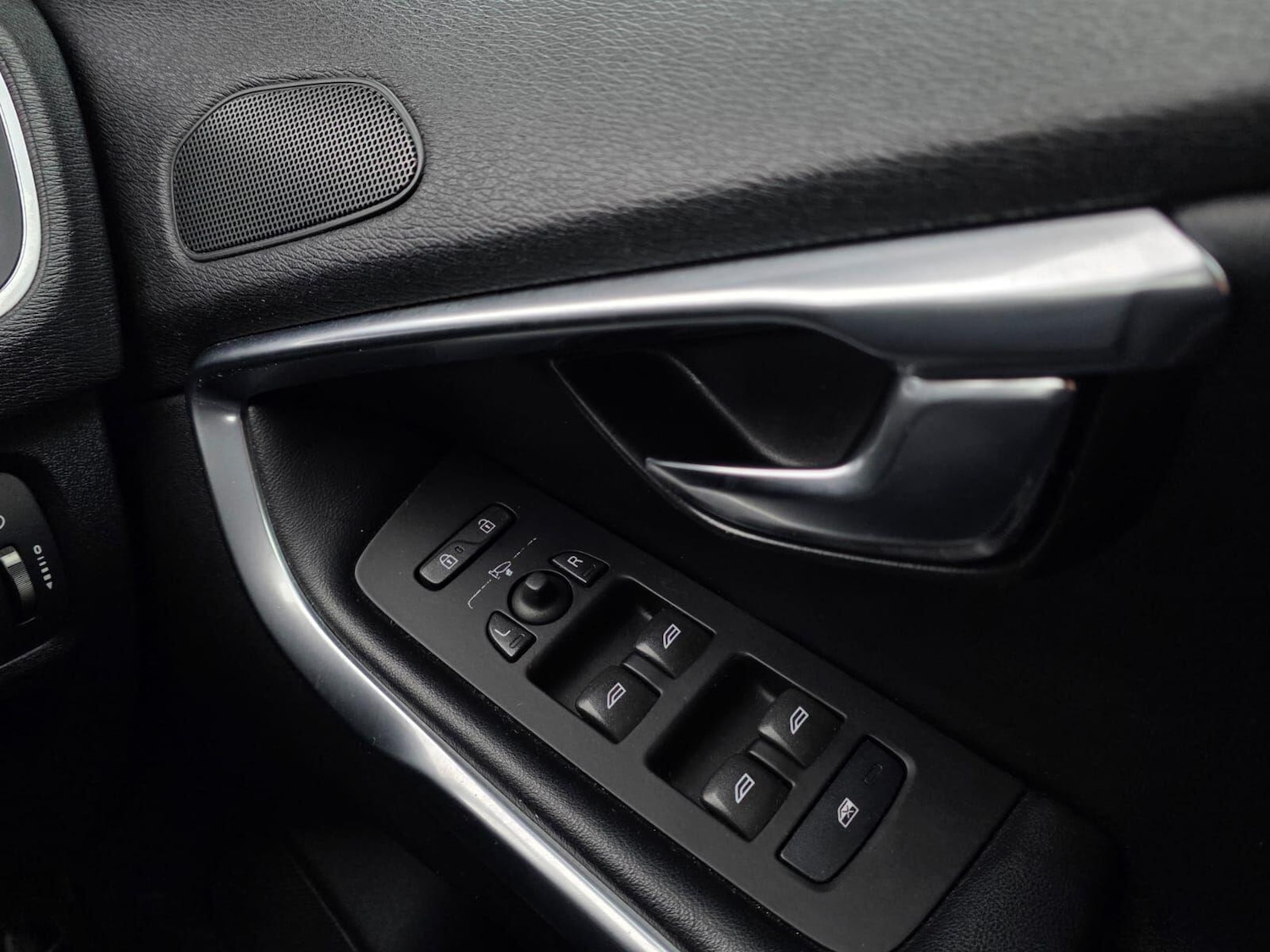 Used Volvo V40 for sale - 77166833: Photo 23