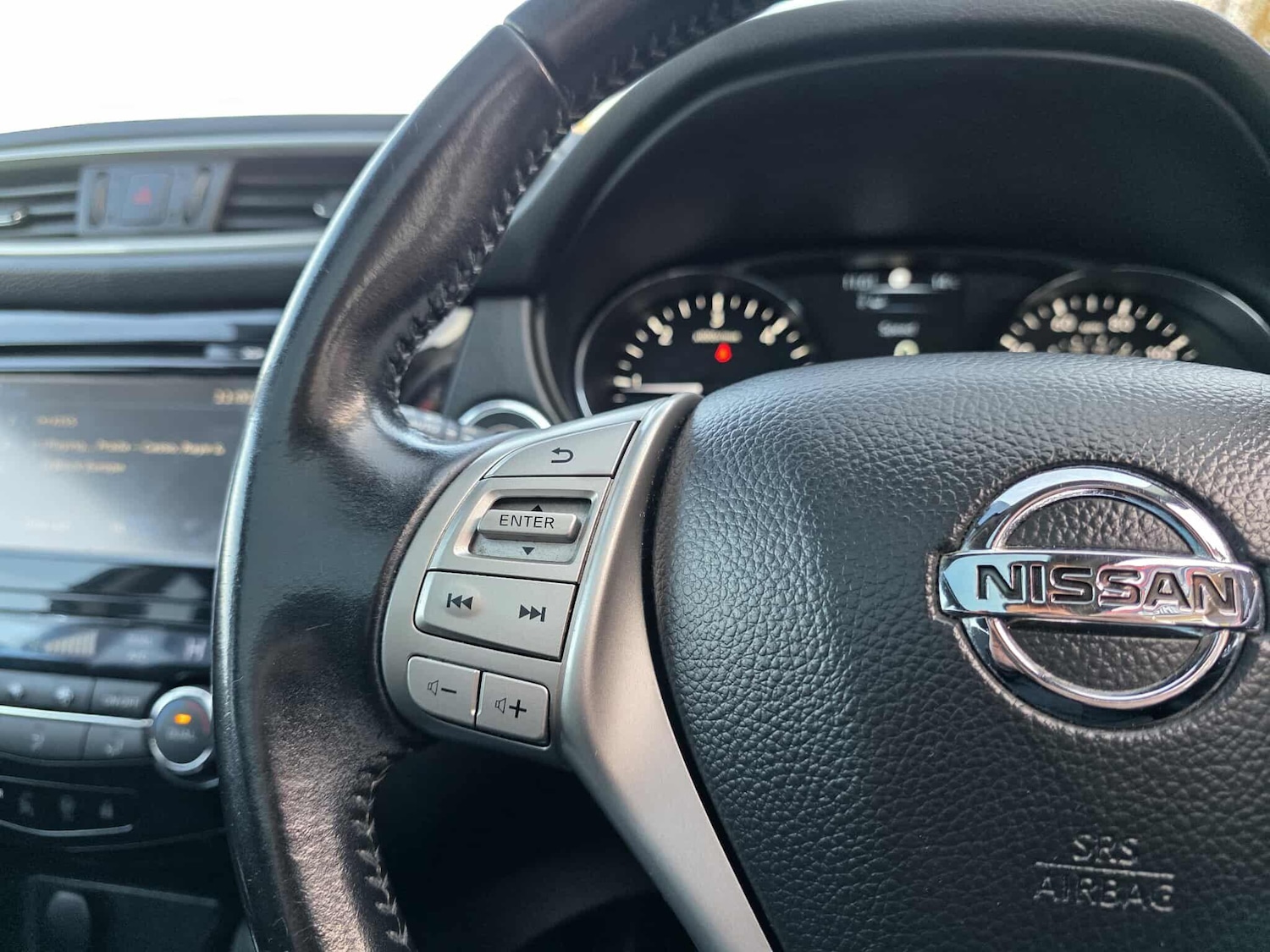 Used Nissan Qashqai 2015 for sale - 76976620: Photo 30