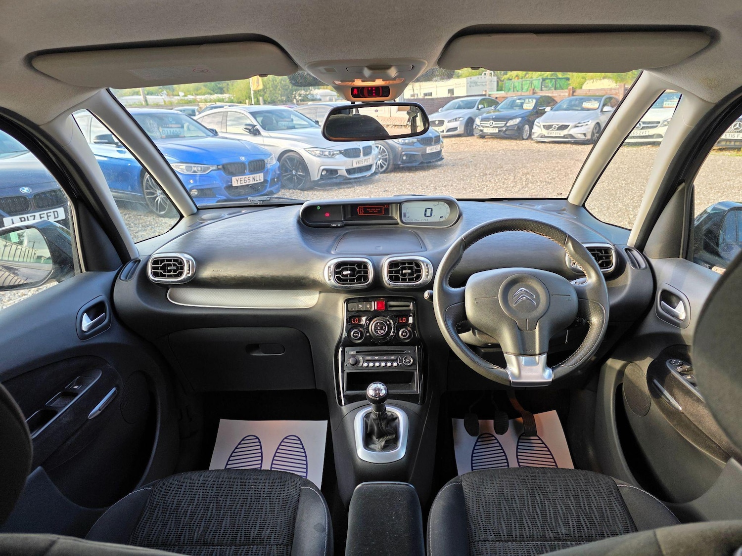 Used Citroen C3 Picasso 2013 for sale - 76633745: Photo 23