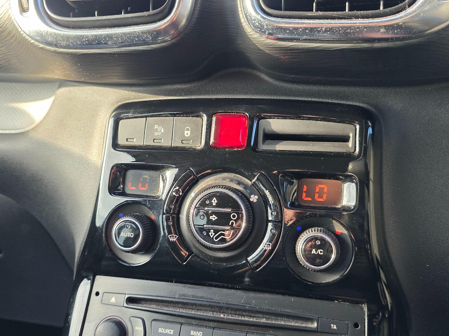 Used Citroen C3 Picasso 2013 for sale - 76633745: Photo 27