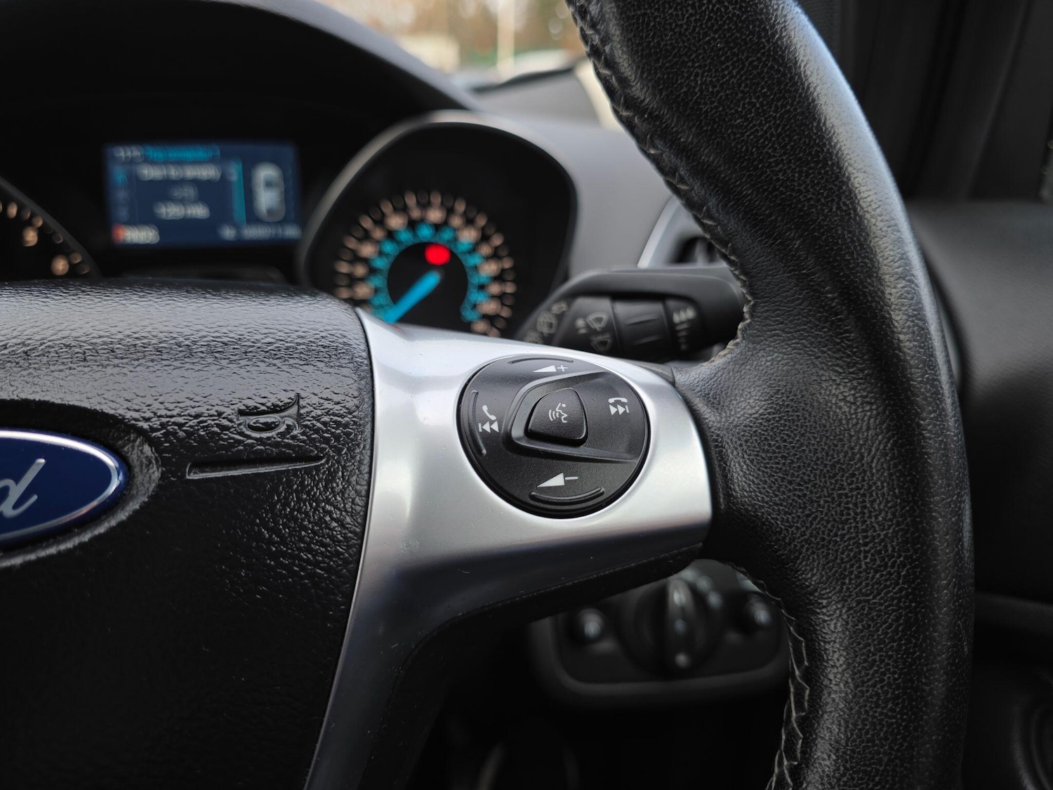 Used Ford Kuga 2015 for sale - 77524973: Photo 32