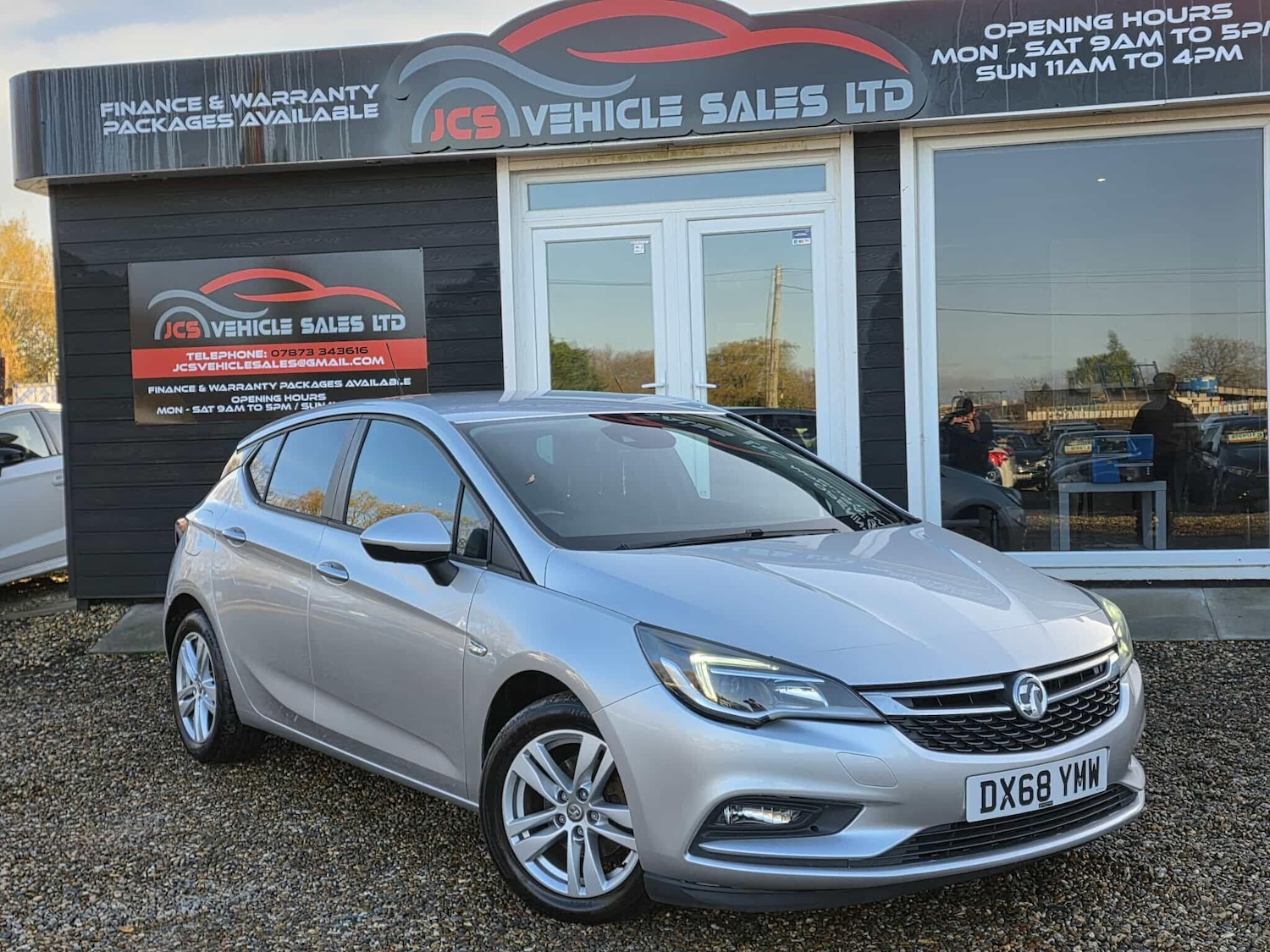 Used Vauxhall Astra 2018 for sale - 76689590: Photo 1