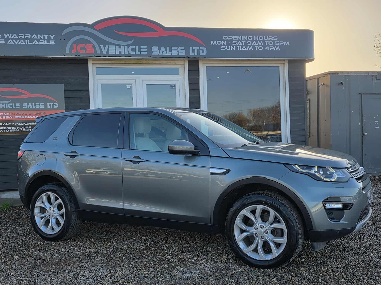 Used Land Rover Discovery Sport 2016 for sale - 76786871: Photo 2