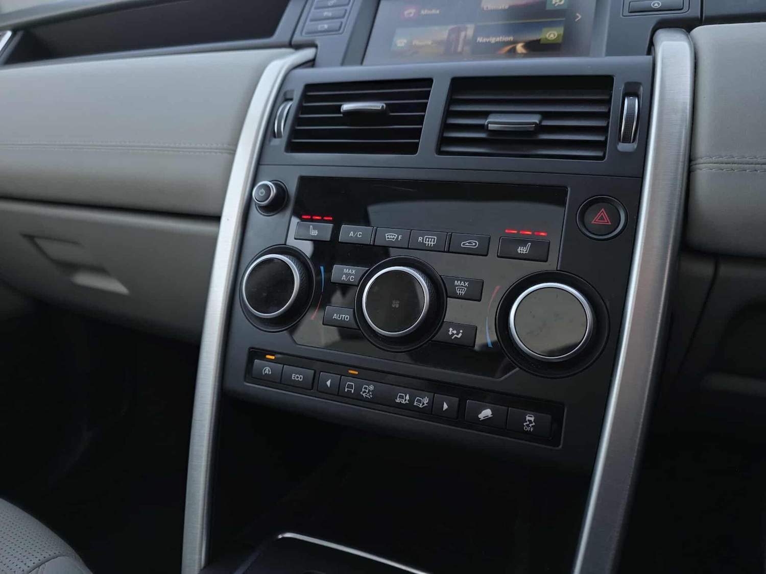 Used Land Rover Discovery Sport 2016 for sale - 76786871: Photo 25