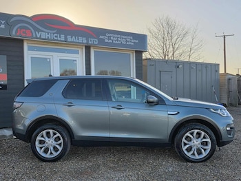 Used Land Rover Discovery Sport 2016 for sale - 76786871: Photo