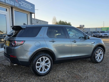Used Land Rover Discovery Sport 2016 for sale - 76786871: Photo