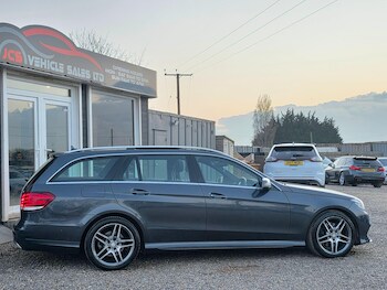 Used Mercedes-Benz E Class 2015 for sale - 77824155: Photo