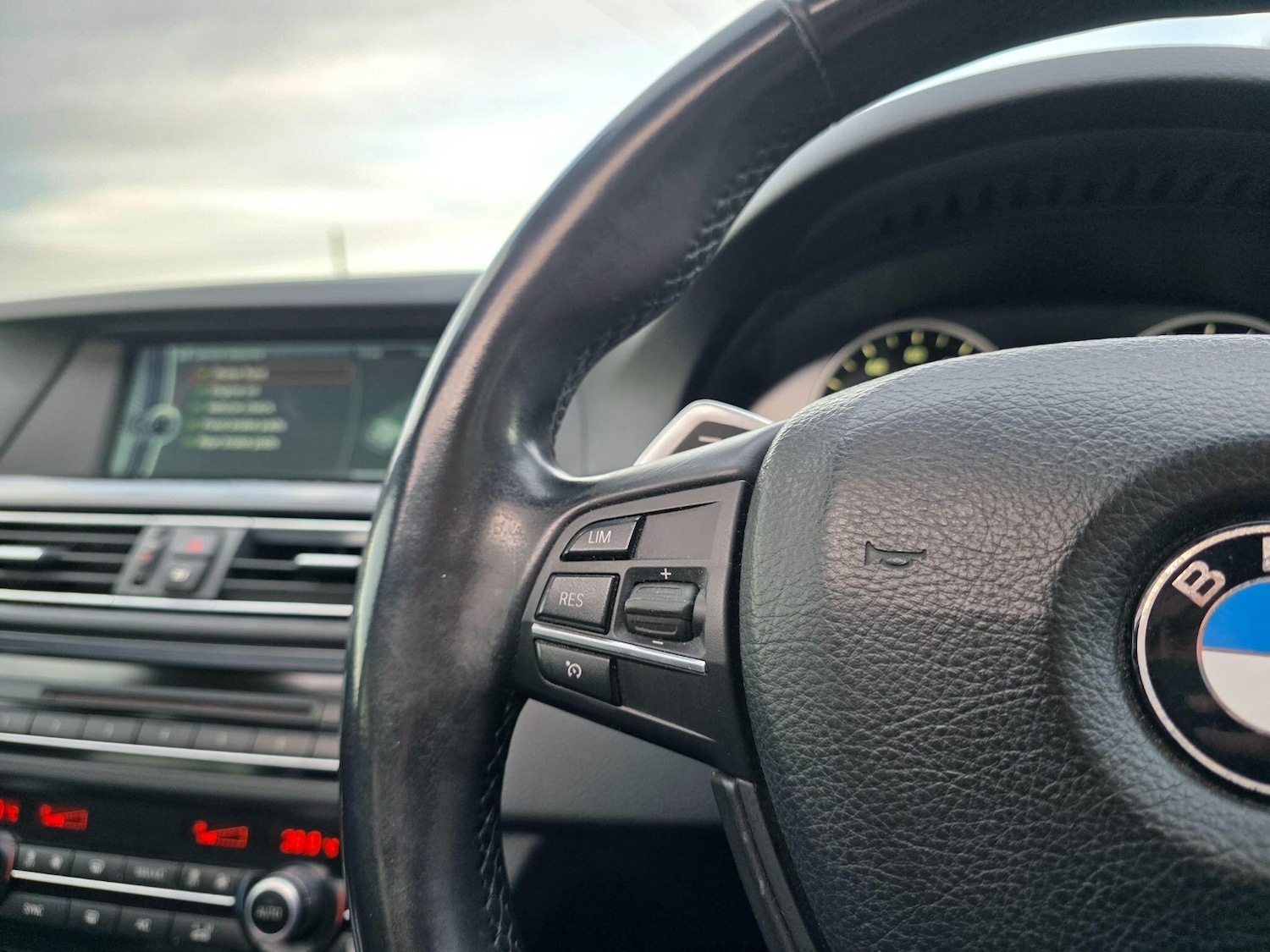 Used BMW 5 Series 2012 for sale - 76839786: Photo 33