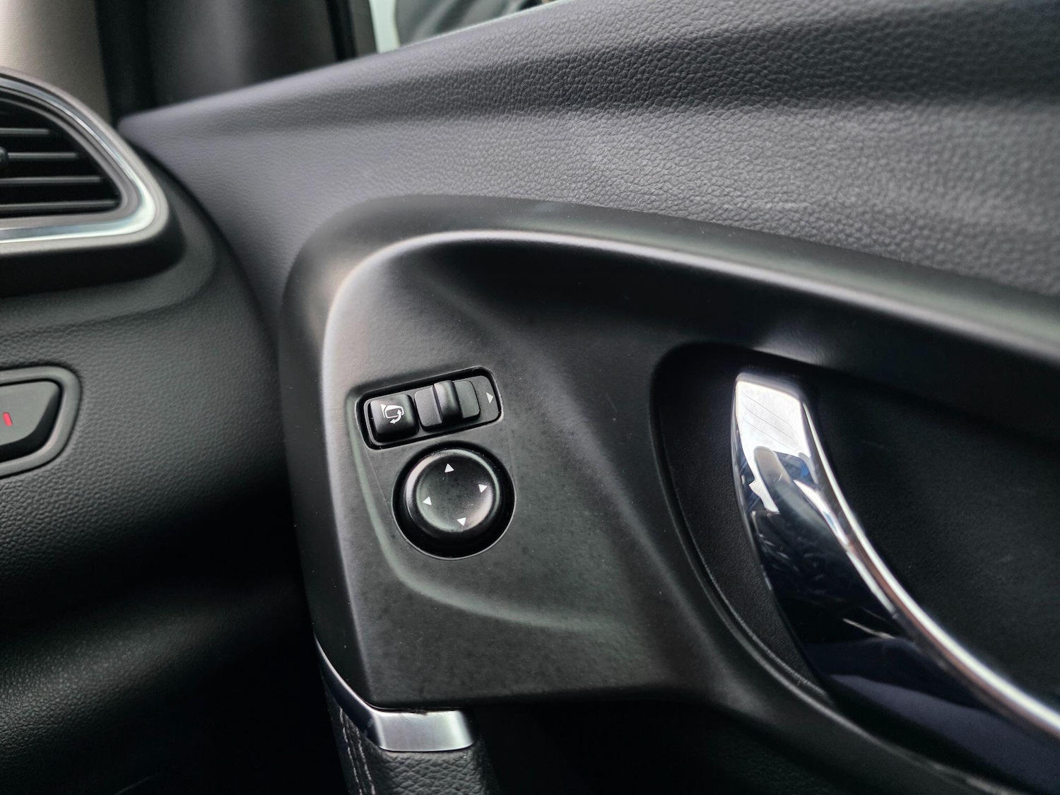 Used Renault Kadjar 2017 for sale - 77853600: Photo 37