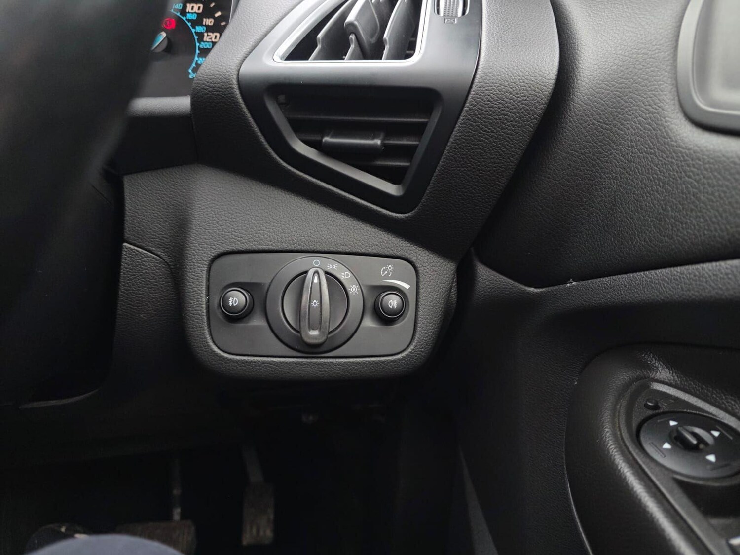 Used Ford Kuga 2016 for sale - 77166839: Photo 34