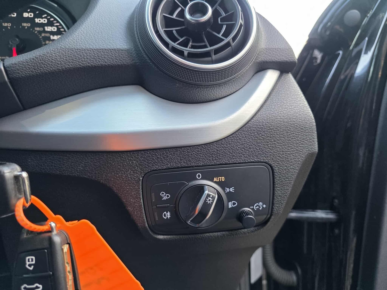 Used Audi Q2 2018 for sale - 76599453: Photo 33