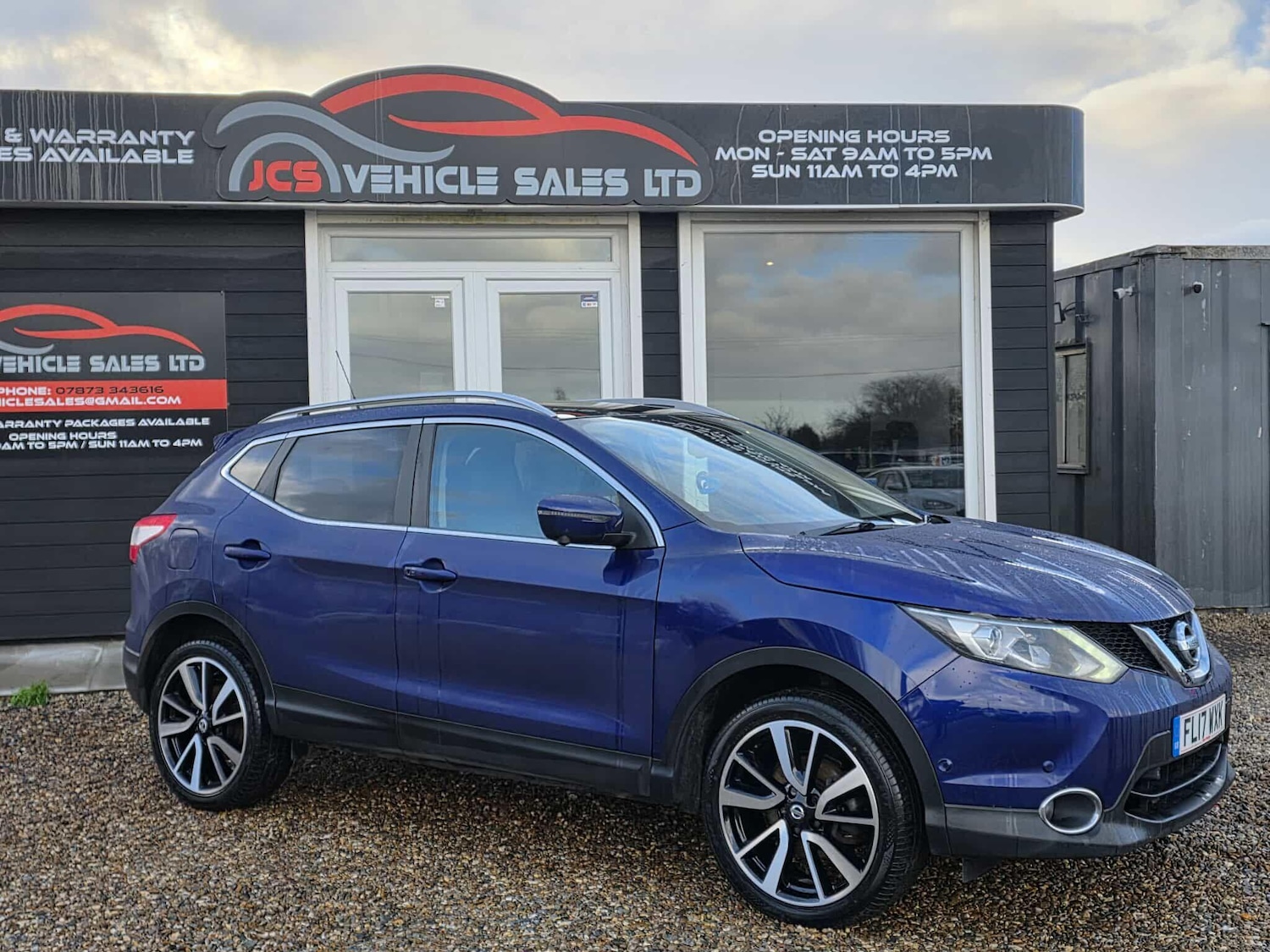 Used Nissan Qashqai 2017 for sale - 76688998: Photo 2