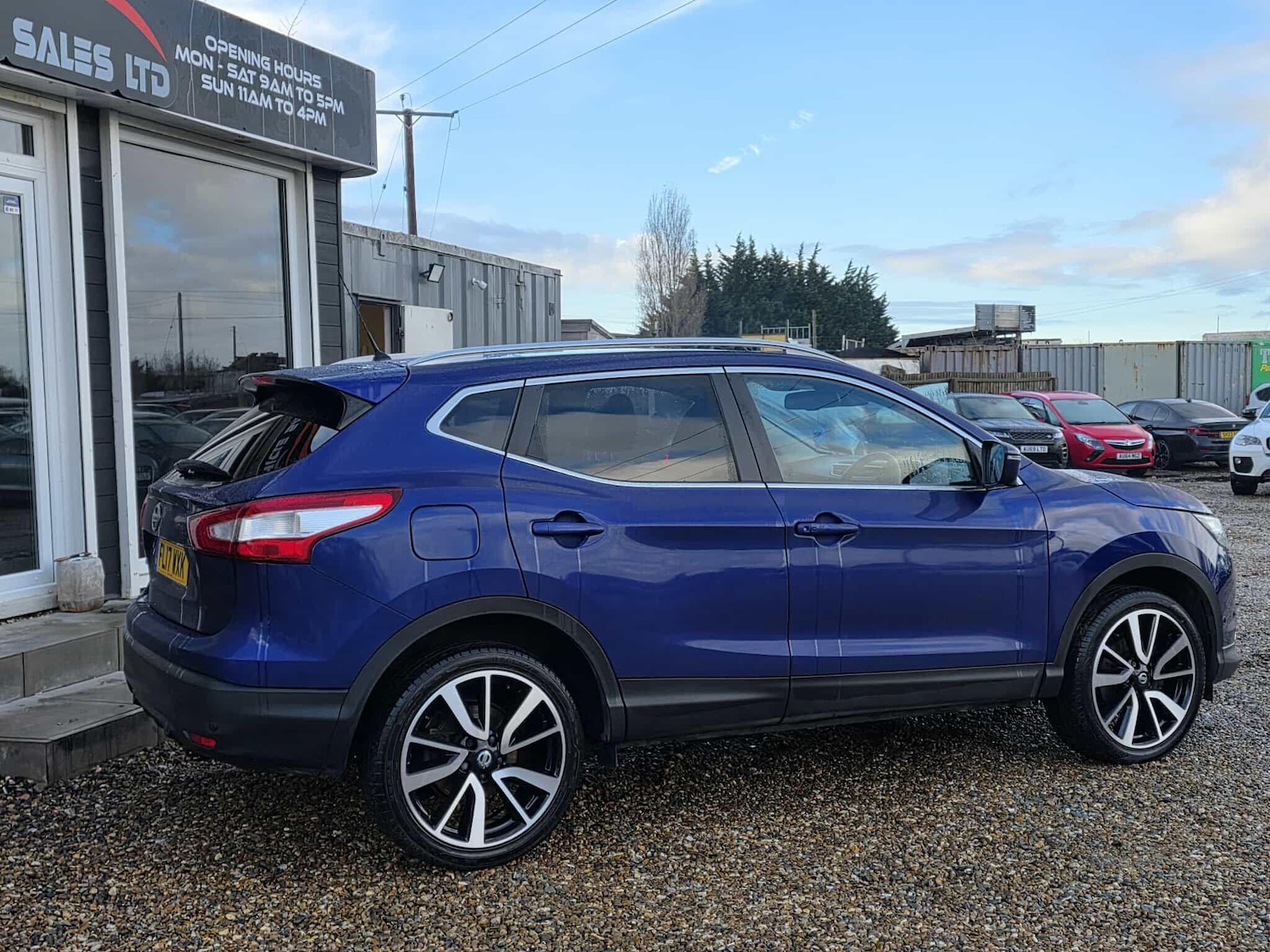 Used Nissan Qashqai 2017 for sale - 76688998: Photo 4
