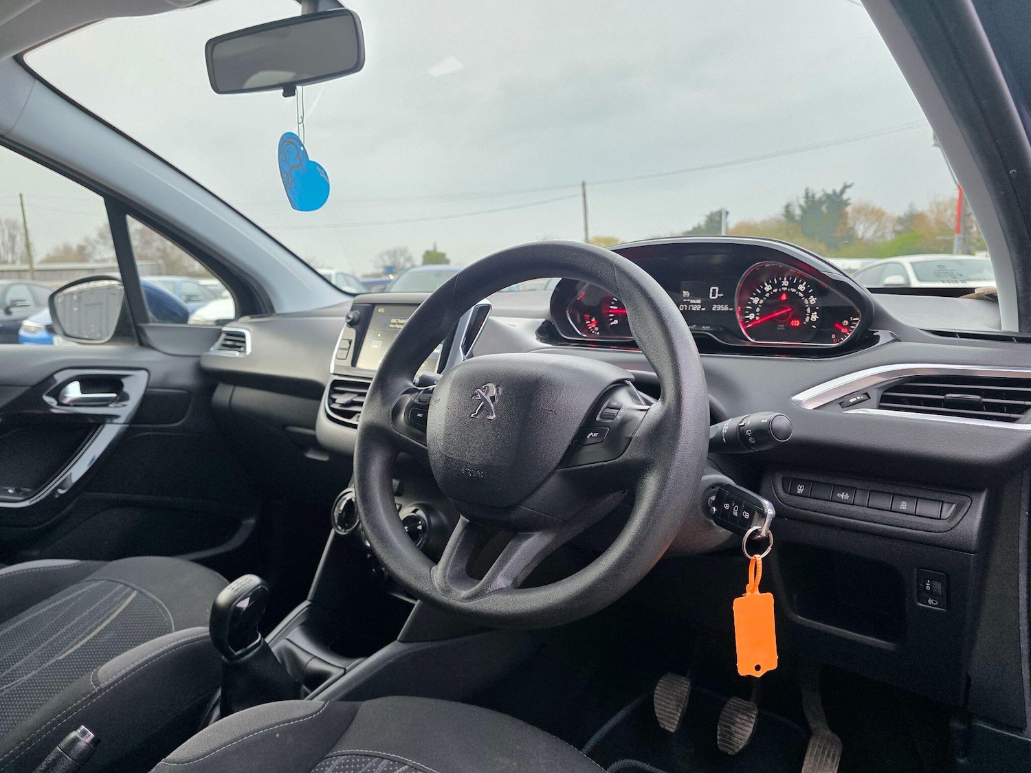 Used Peugeot 208 2015 for sale - 77994413: Photo 15