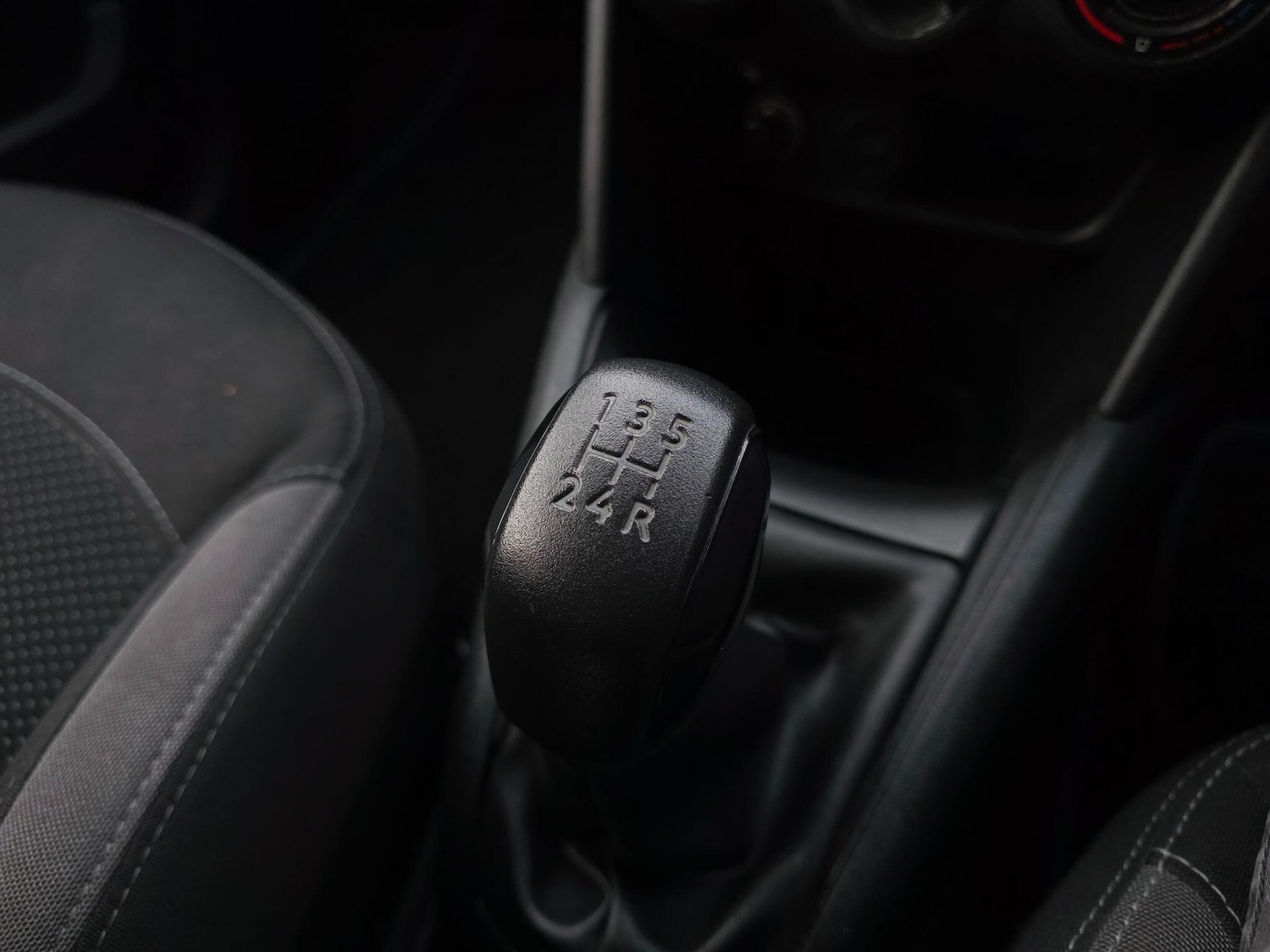 Used Peugeot 208 2015 for sale - 77994413: Photo 23