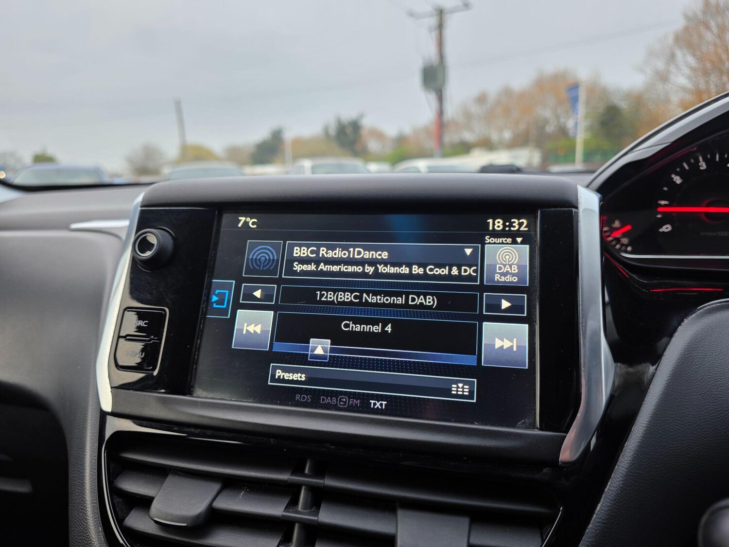 Used Peugeot 208 2015 for sale - 77994413: Photo 26