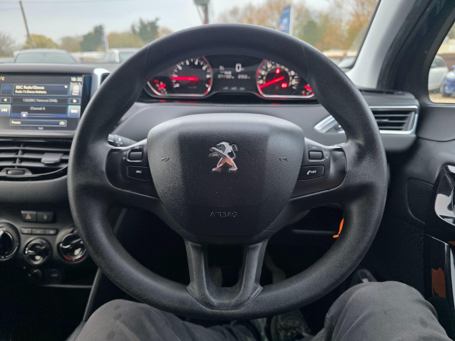 Used Peugeot 208 2015 for sale - 77994413: Photo 30