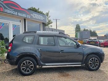 Used Dacia Duster 2016 for sale - 79590469: Photo