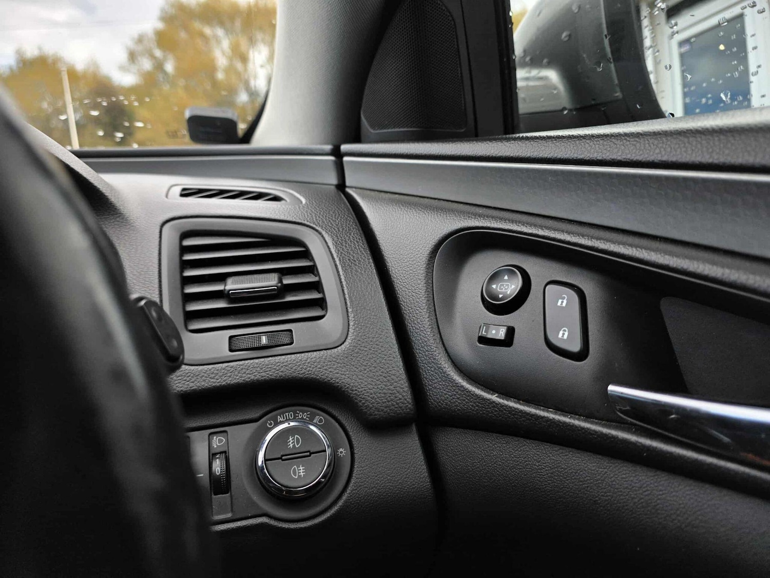 Used Vauxhall Insignia 2017 for sale - 76599435: Photo 18