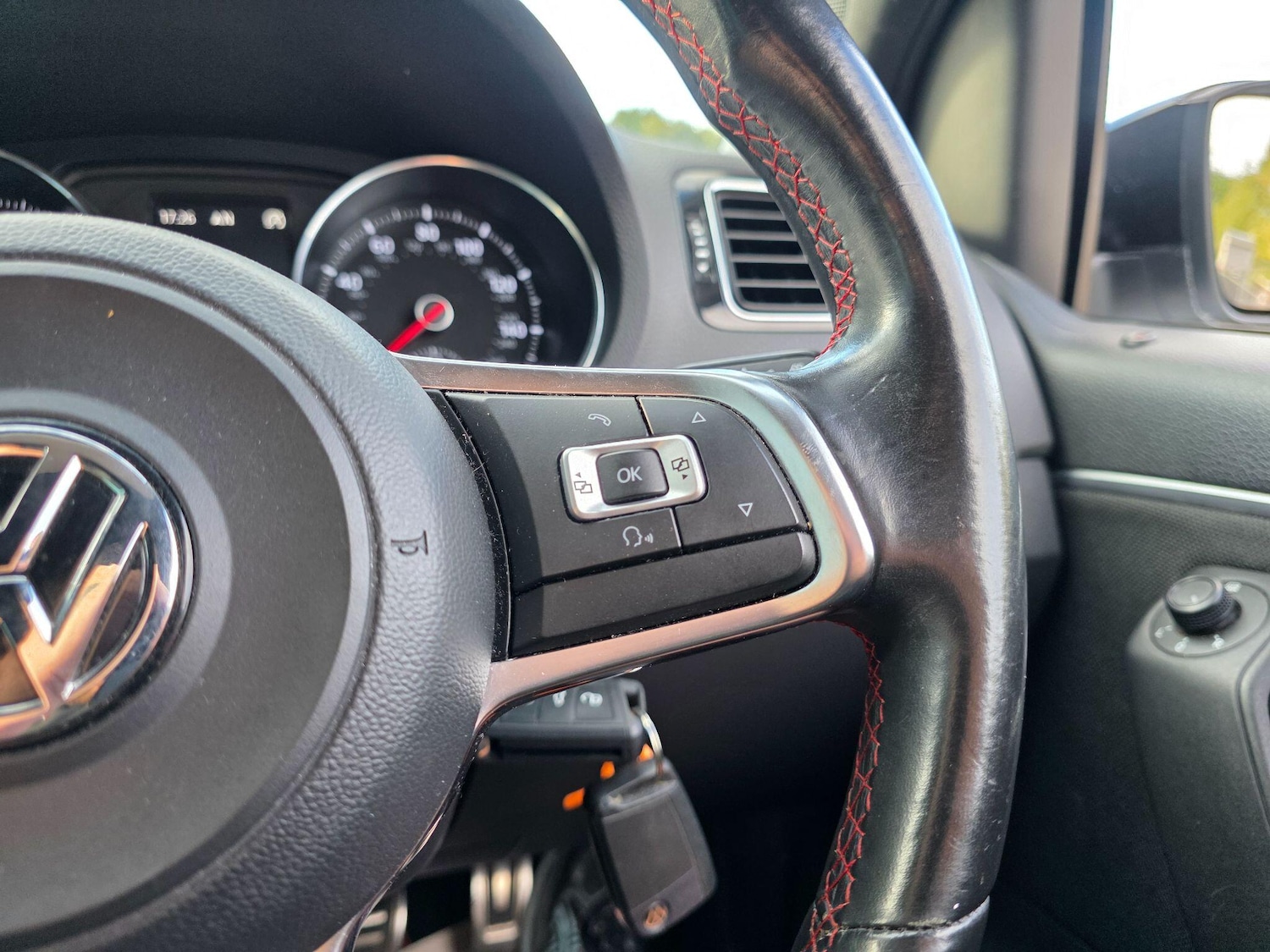 Used Volkswagen Polo 2016 for sale - 76988387: Photo 36