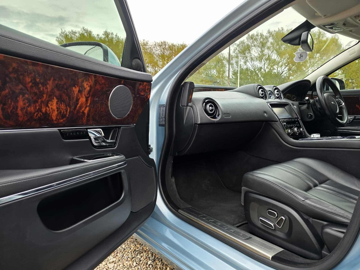 Used Jaguar XJ 2011 for sale - 76992409: Photo 20