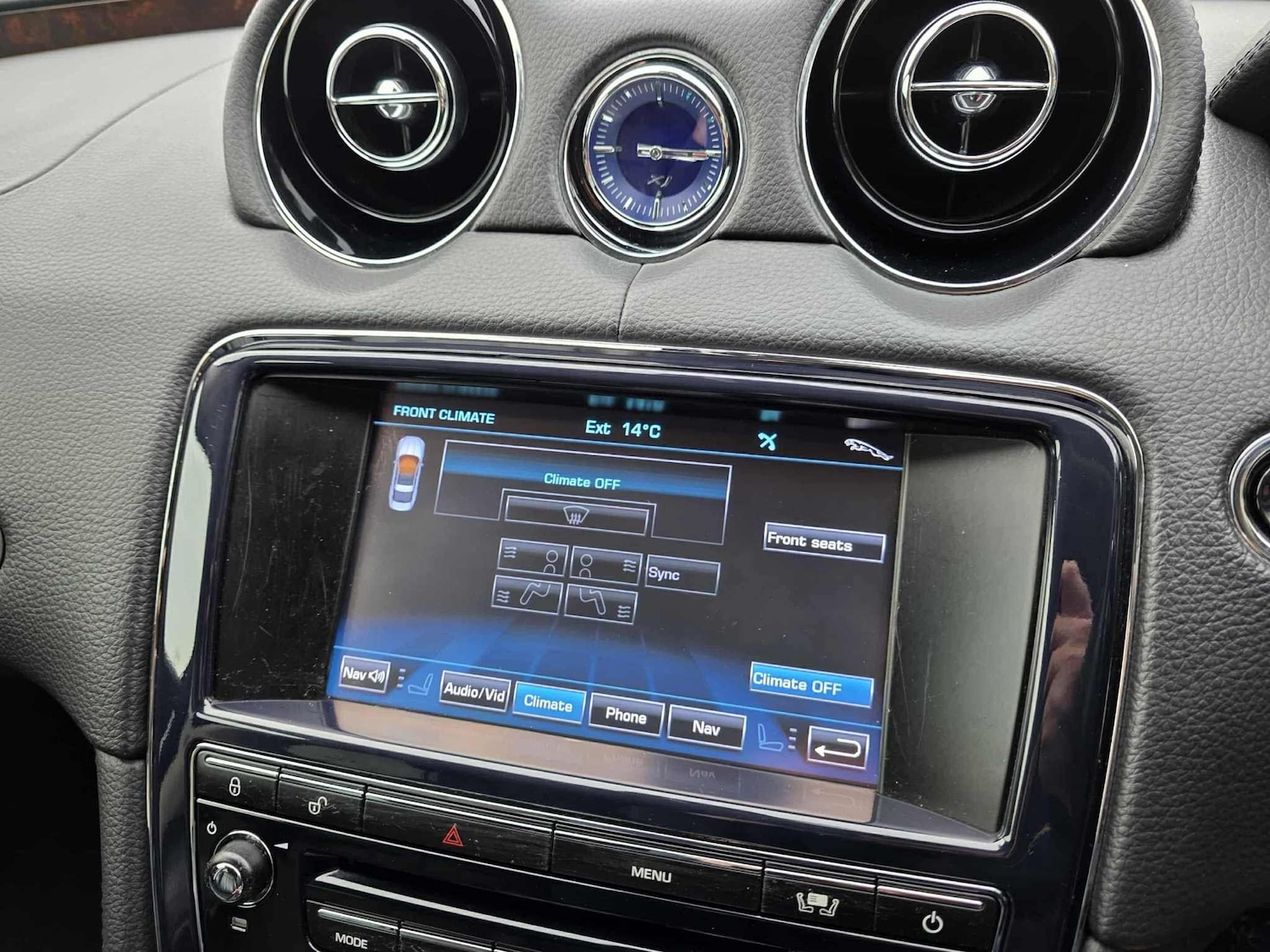 Used Jaguar XJ 2011 for sale - 76992409: Photo 32