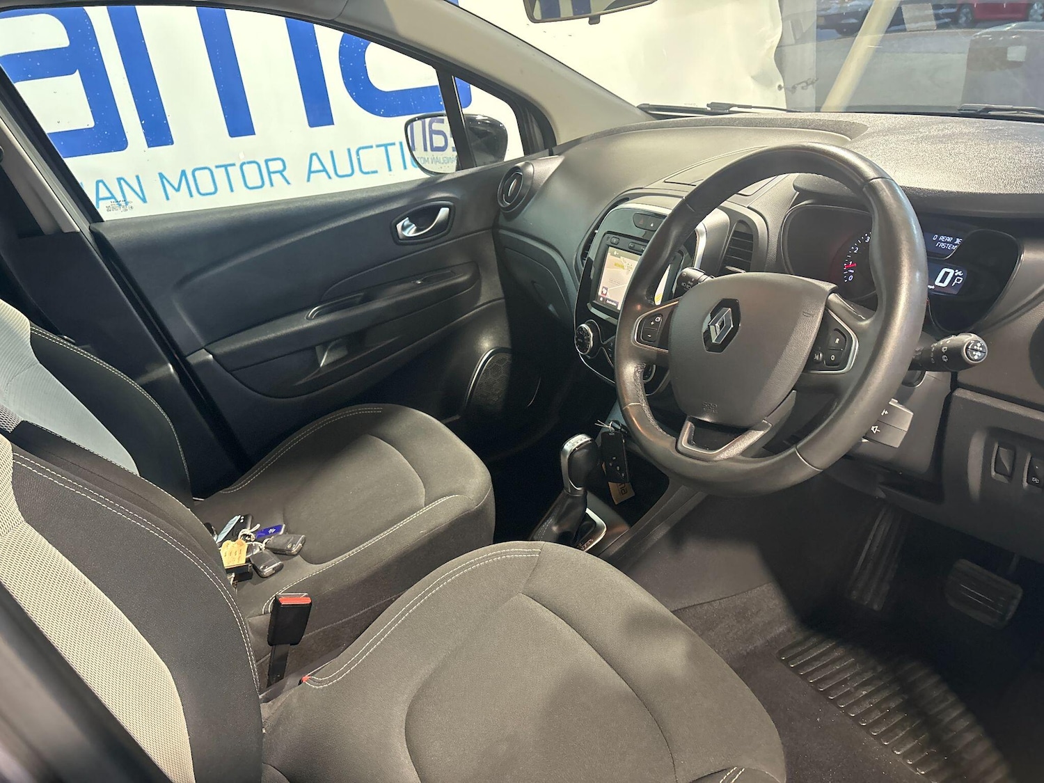 Used Renault Captur for sale - 77344816: Photo 3