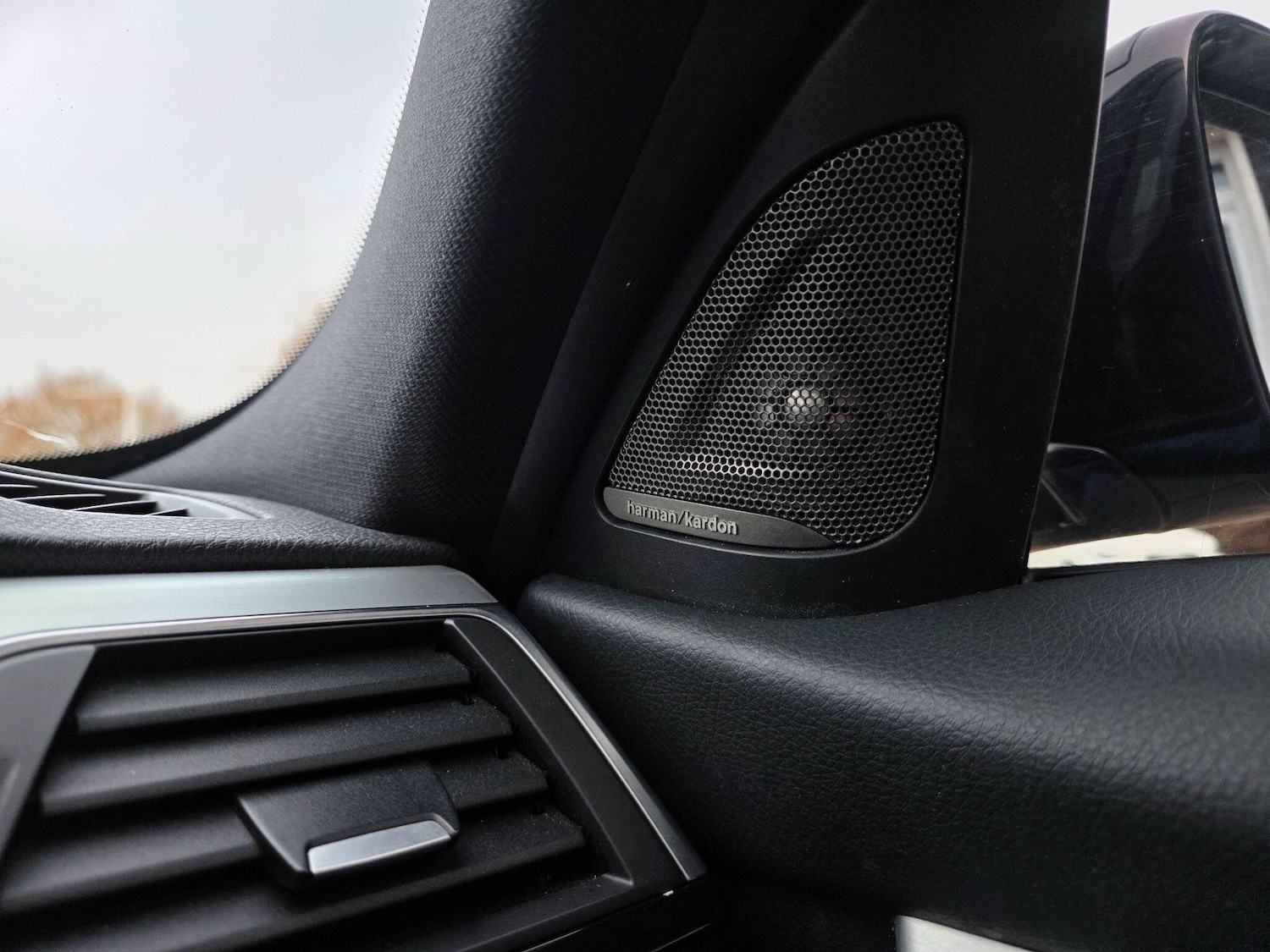 Used BMW 3 Series 2017 for sale - 77358425: Photo 39