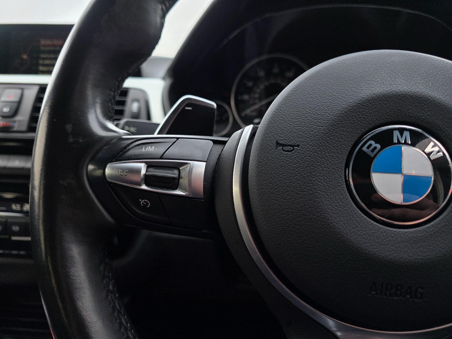 Used BMW 3 Series 2017 for sale - 77358425: Photo 42