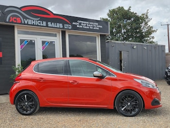 Used Peugeot 208 2015 for sale - 79441548: Photo