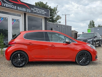 Used Peugeot 208 2015 for sale - 79441548: Photo