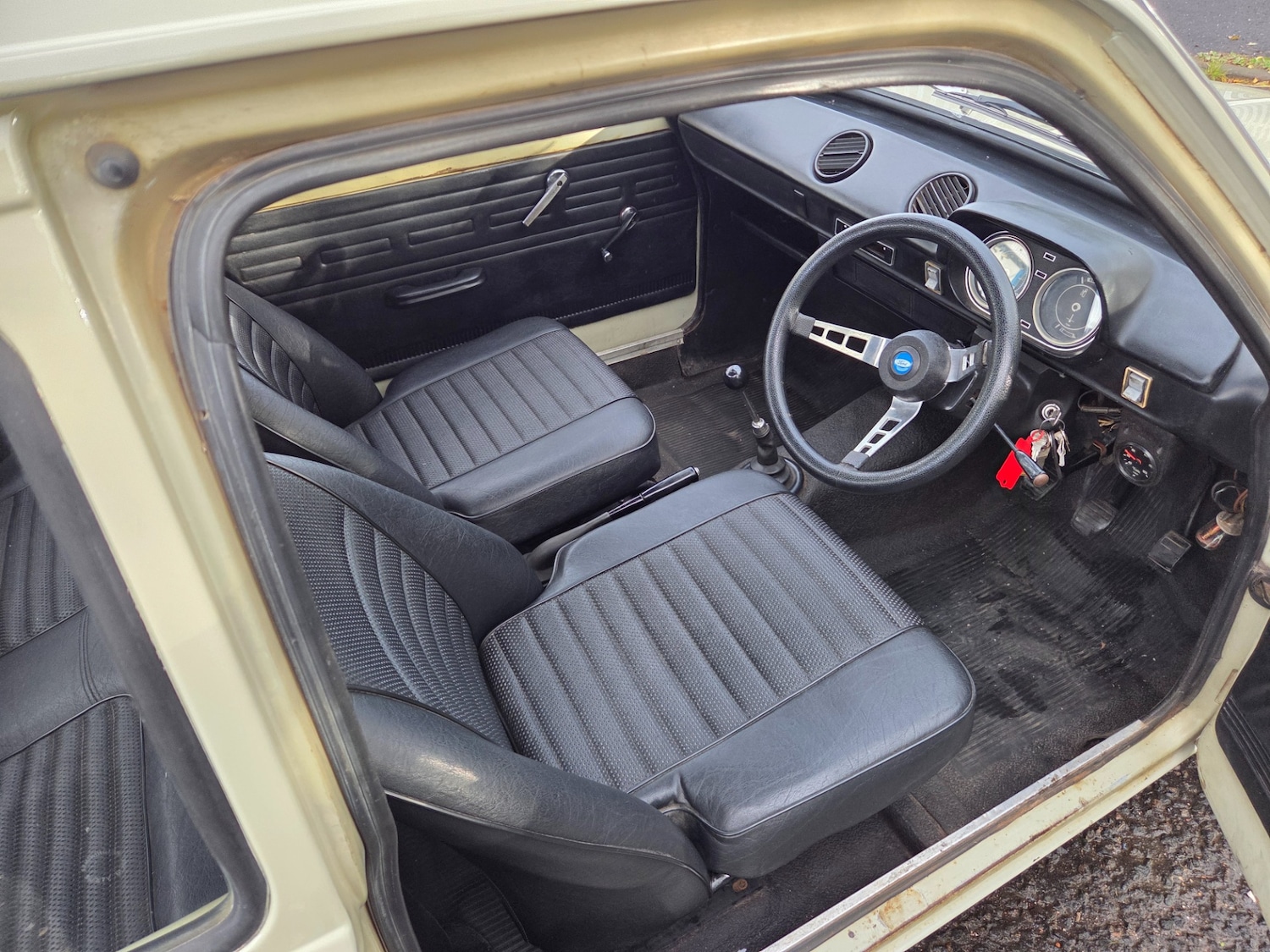 Used Ford Escort 1970 for sale - 76422185: Photo 8