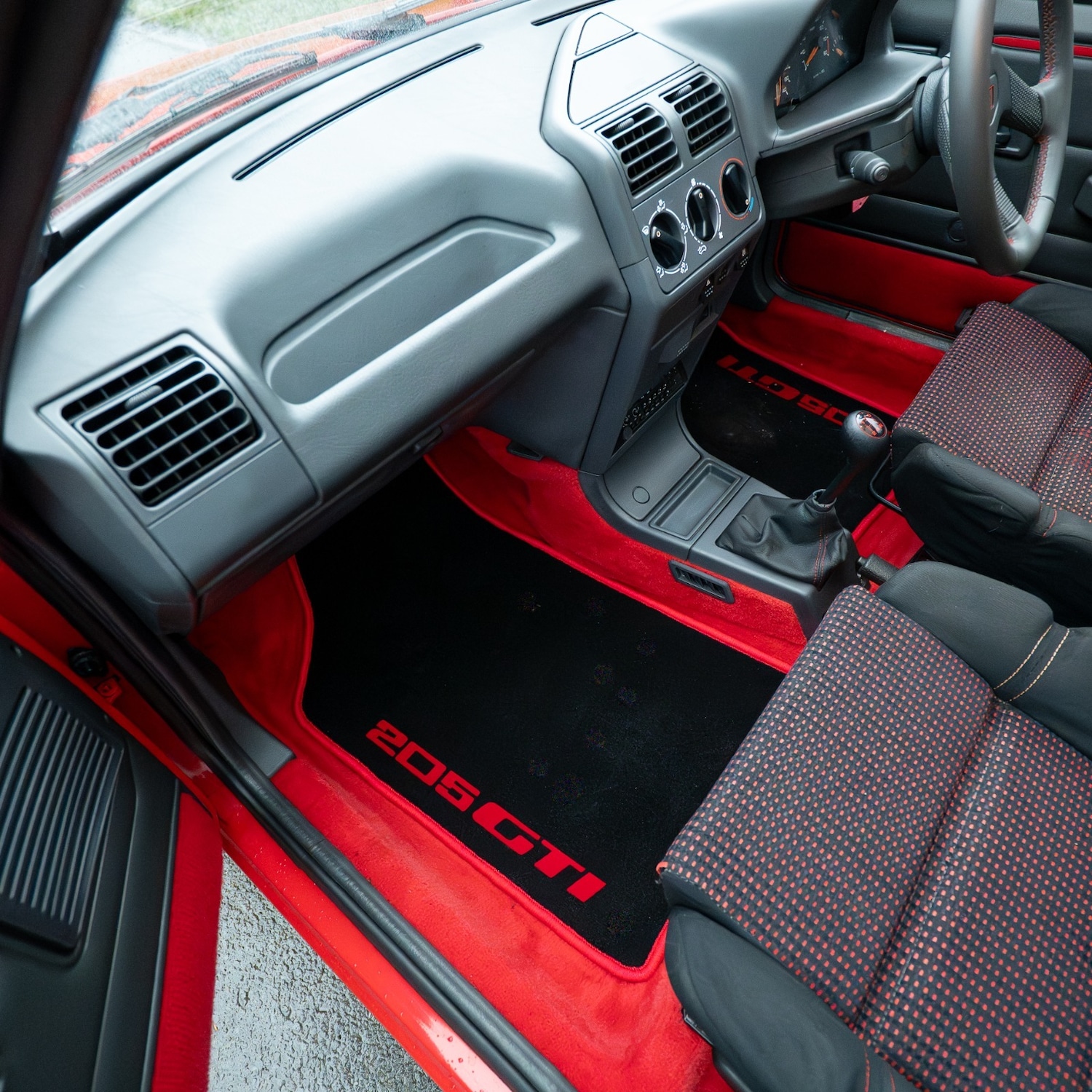 Used Peugeot 205 1989 for sale - 77123608: Photo 13