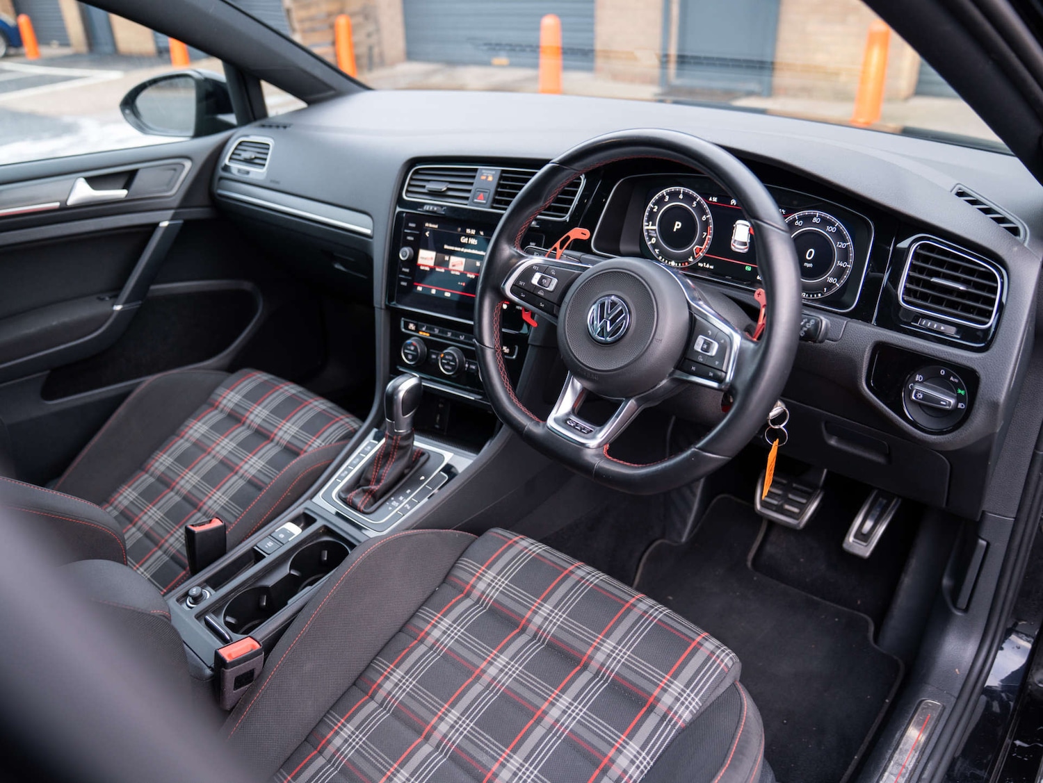 Used Volkswagen Golf 2018 for sale - 77209977: Photo 35